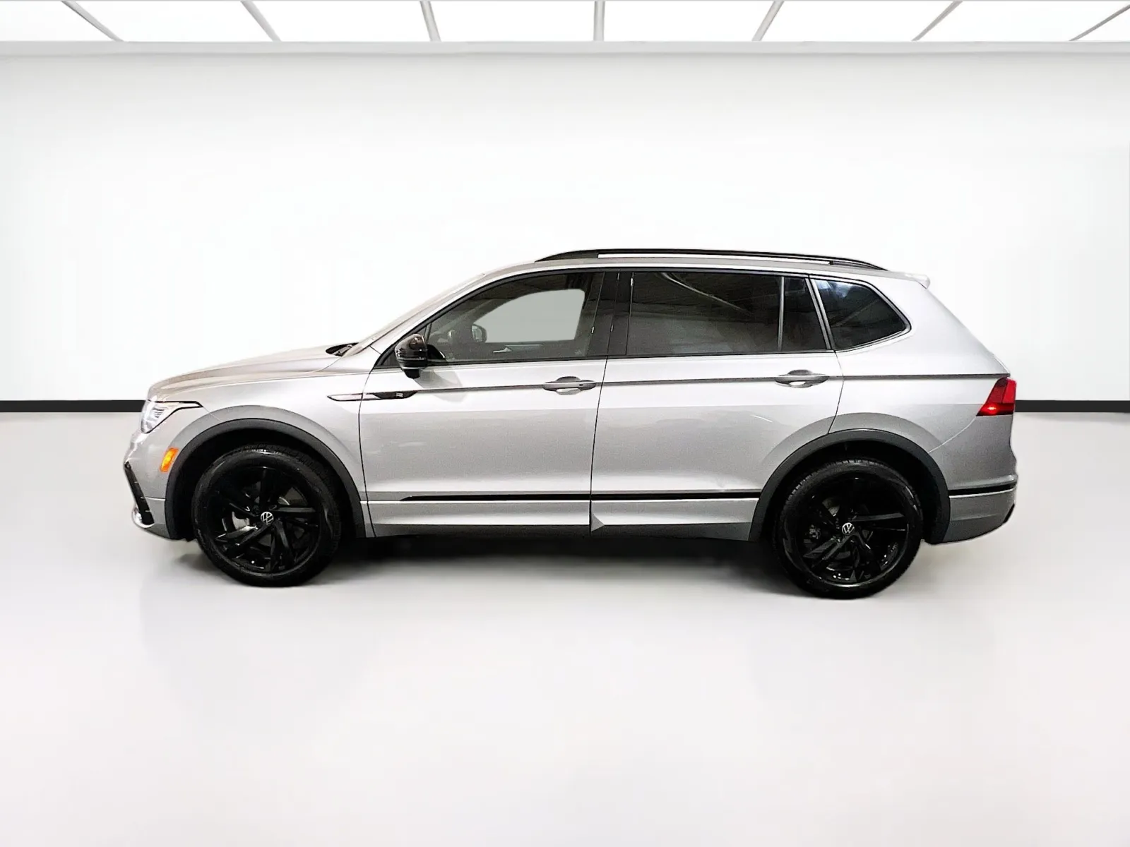2023 Volkswagen Tiguan SE R-LINE BLACK - Photo 23