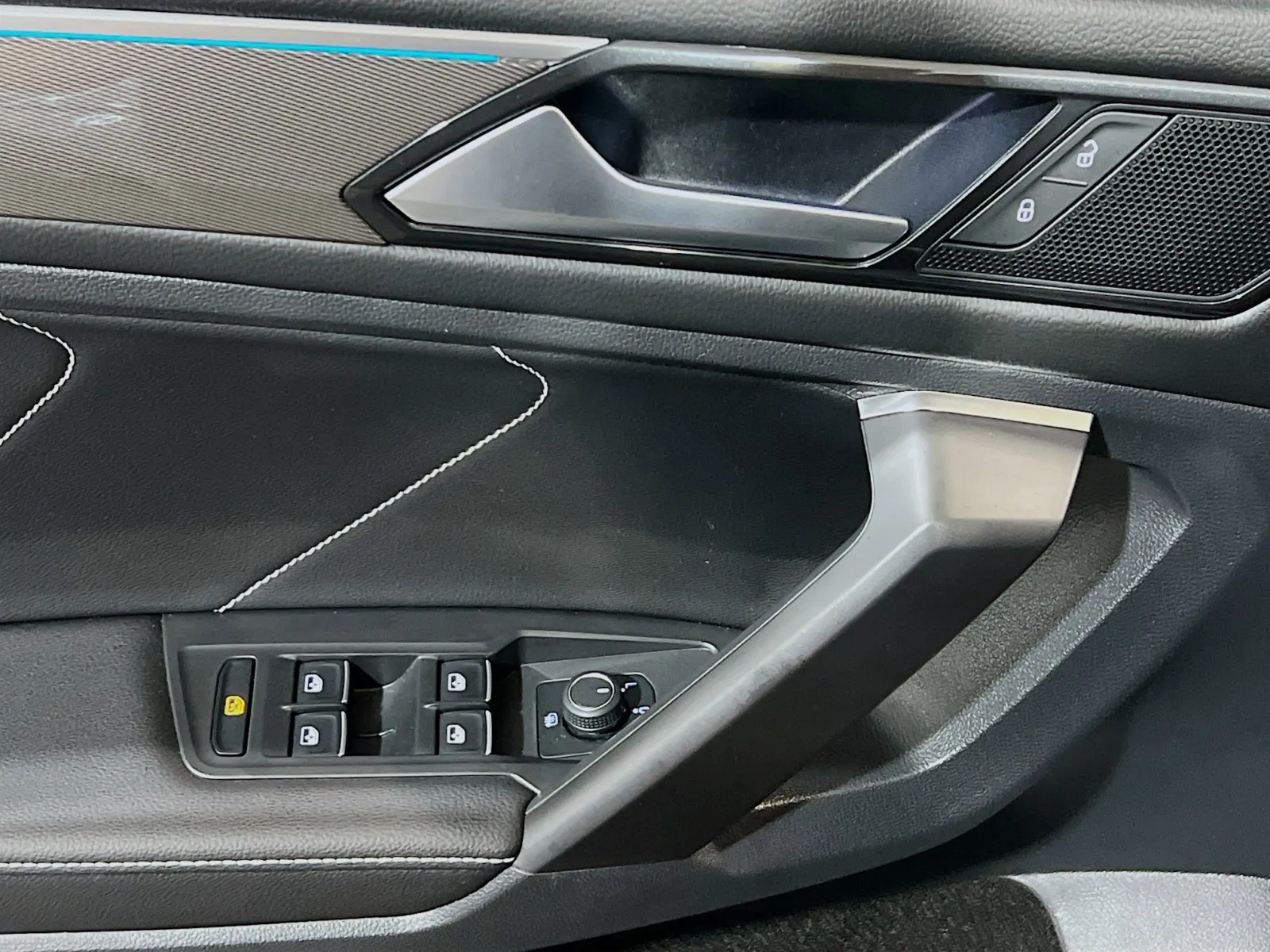 2023 Volkswagen Tiguan SE R-LINE BLACK - Photo 13