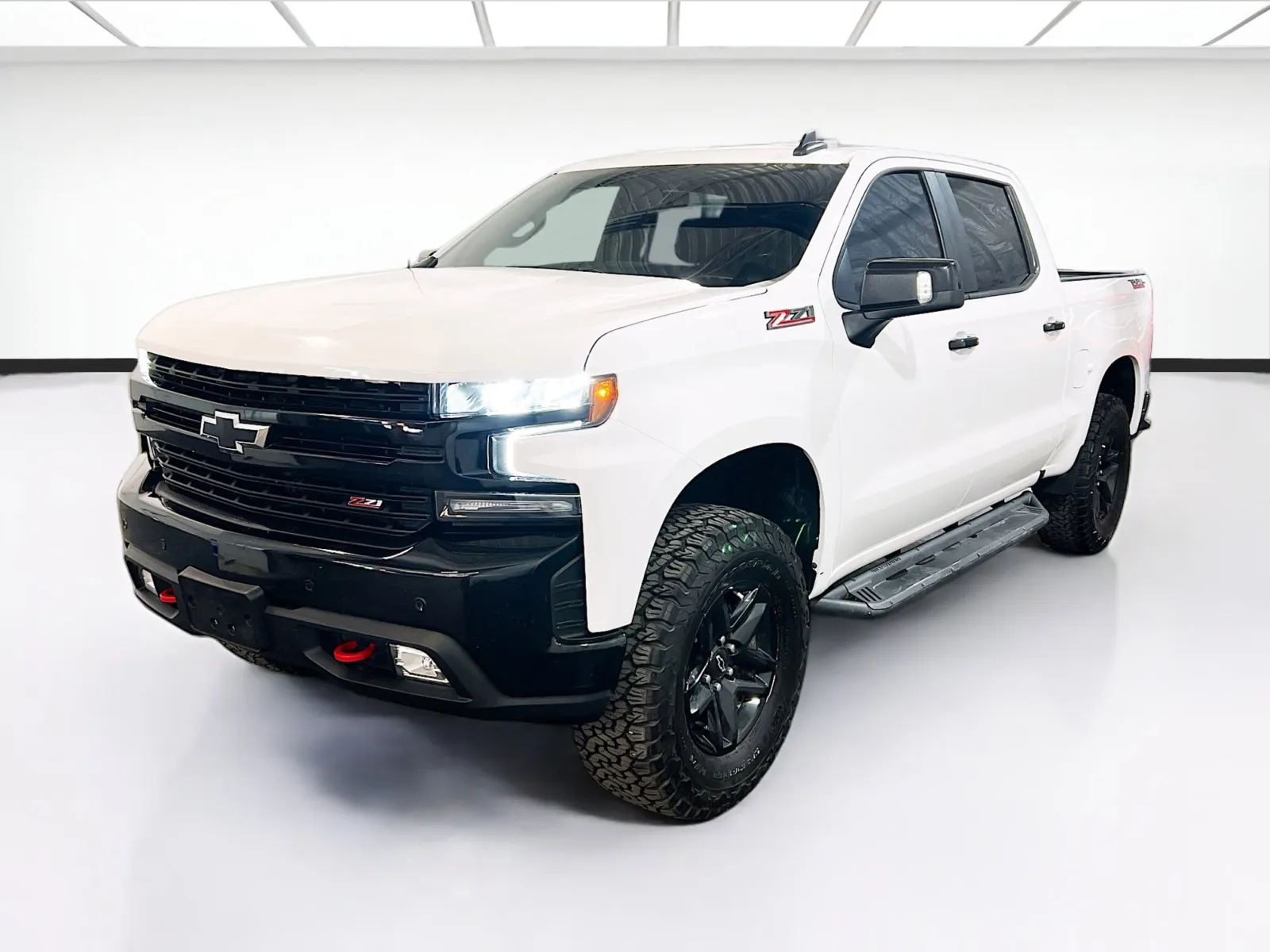 White 2020 Chevrolet Silverado 1500 LT Trail Boss for sale in Chandler, AZ