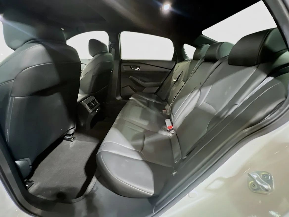 2025 Honda Accord Hybrid Sport-L - Photo 17