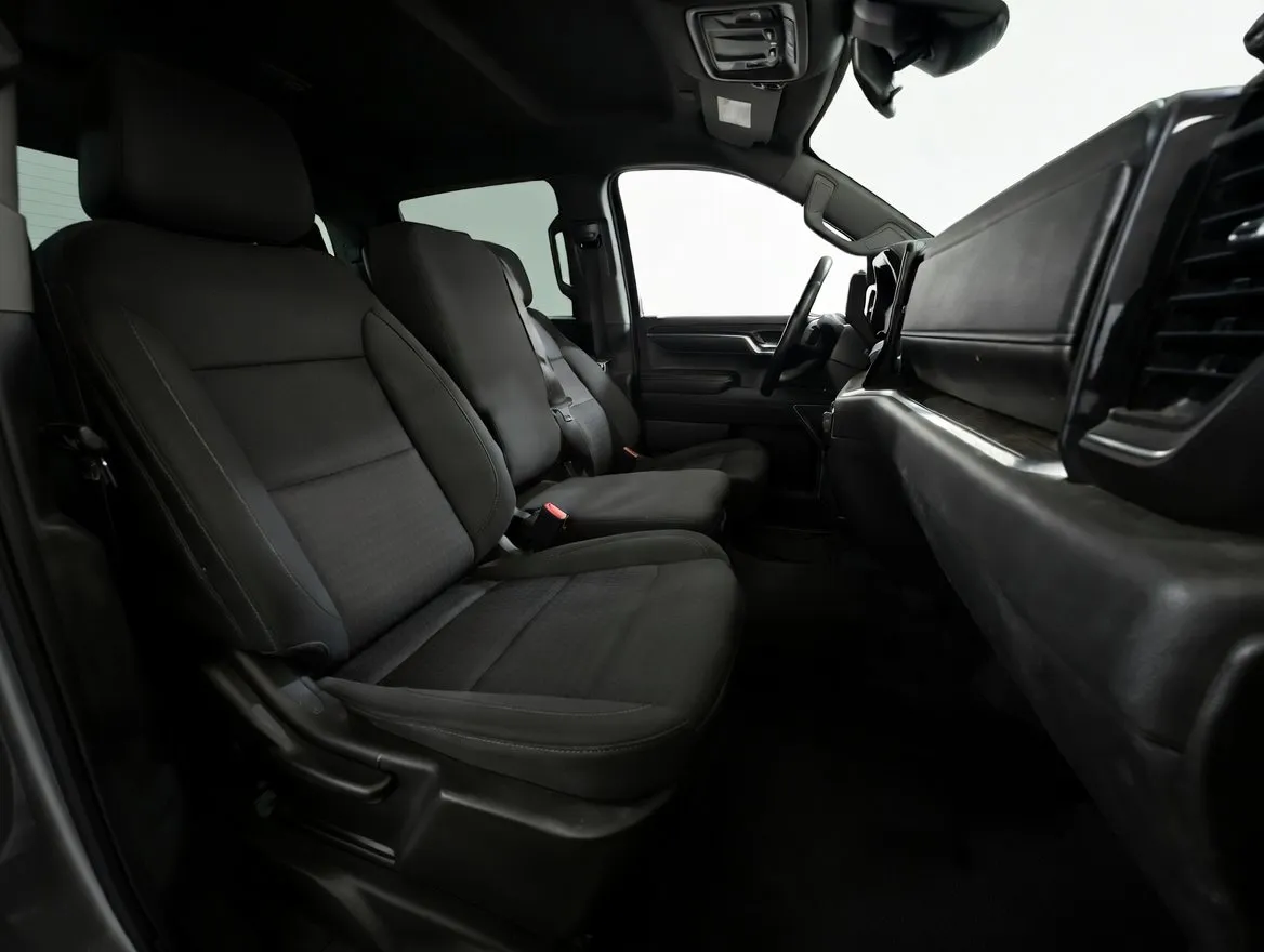 2023 Chevrolet Silverado 1500 LT - Photo 21