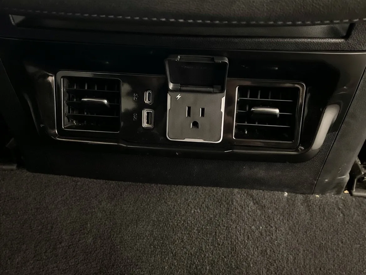 2023 Chevrolet Silverado 1500 LT - Photo 19
