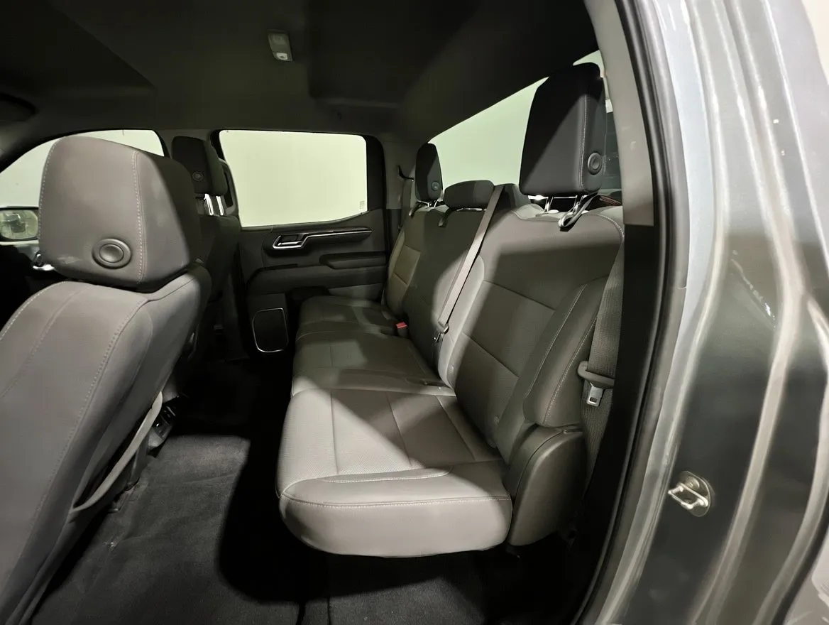 2023 Chevrolet Silverado 1500 LT - Photo 18