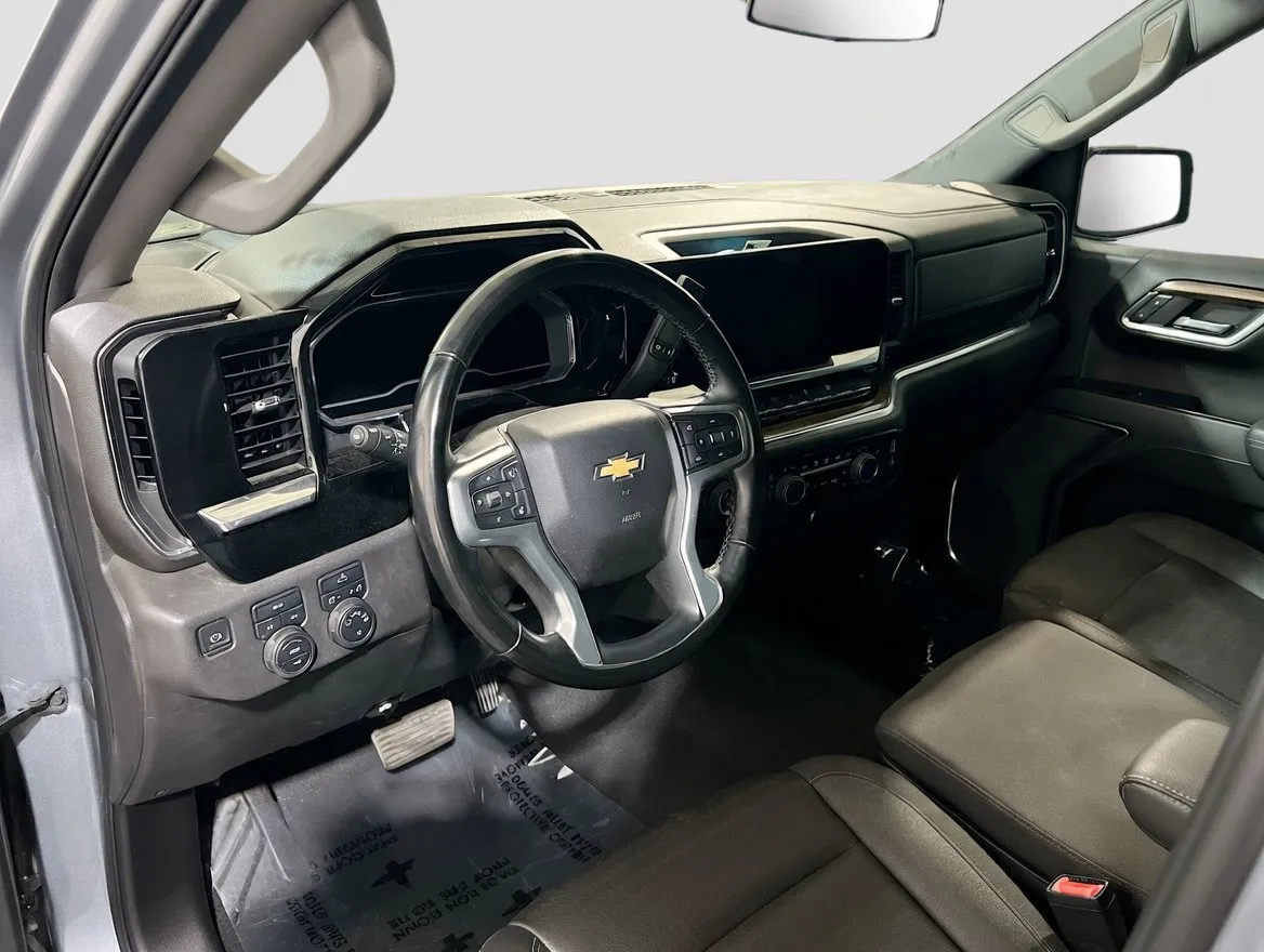 2023 Chevrolet Silverado 1500 LT - Photo 7
