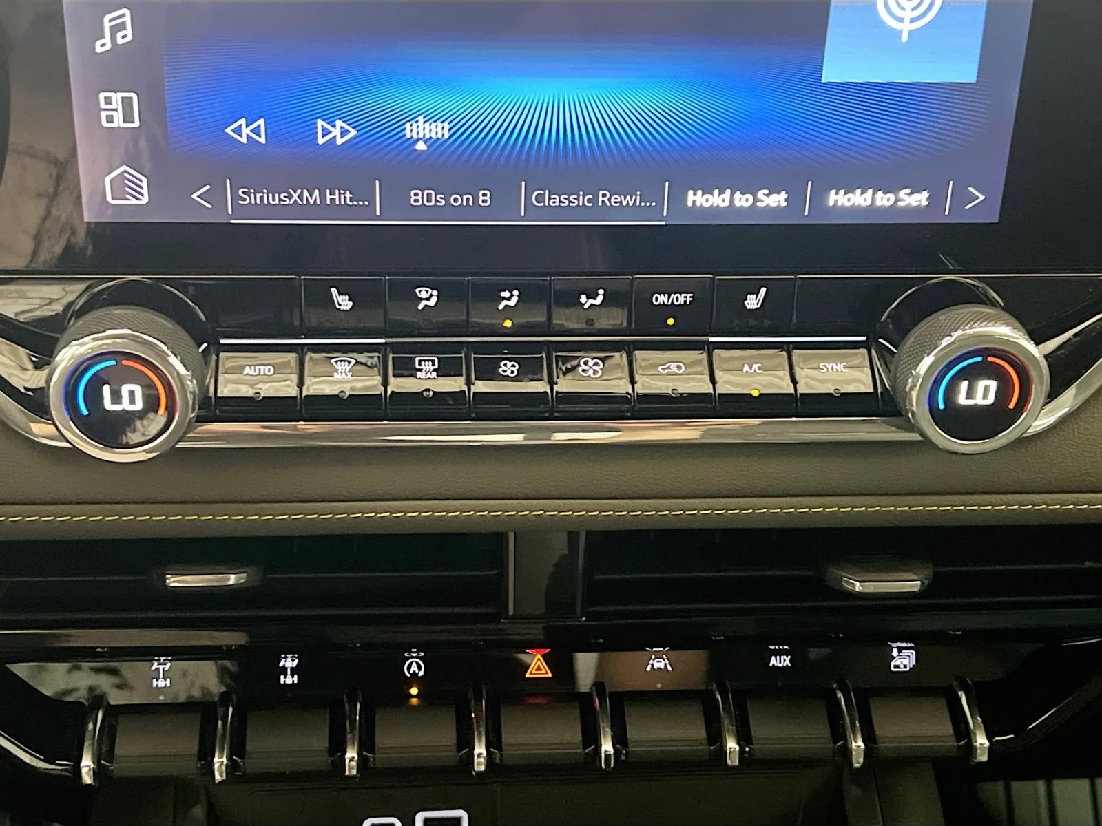 2024 Chevrolet Colorado ZR2 - Photo 11