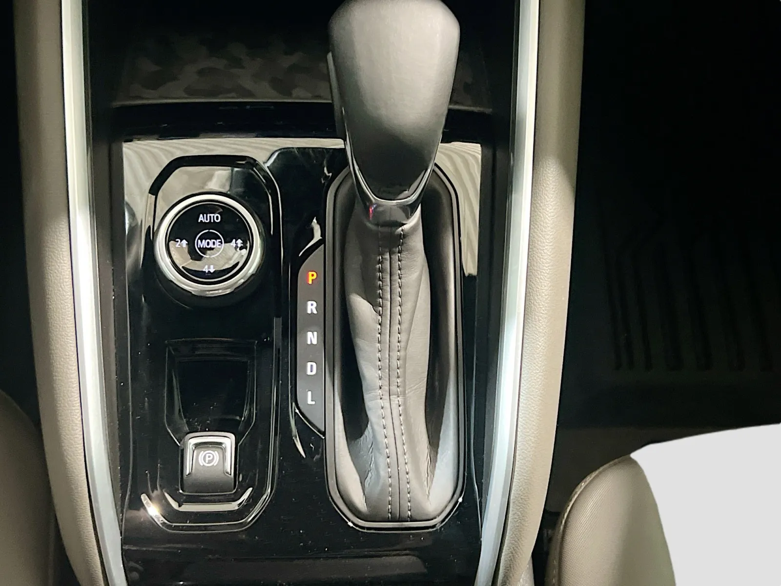 2024 Chevrolet Colorado ZR2 - Photo 12