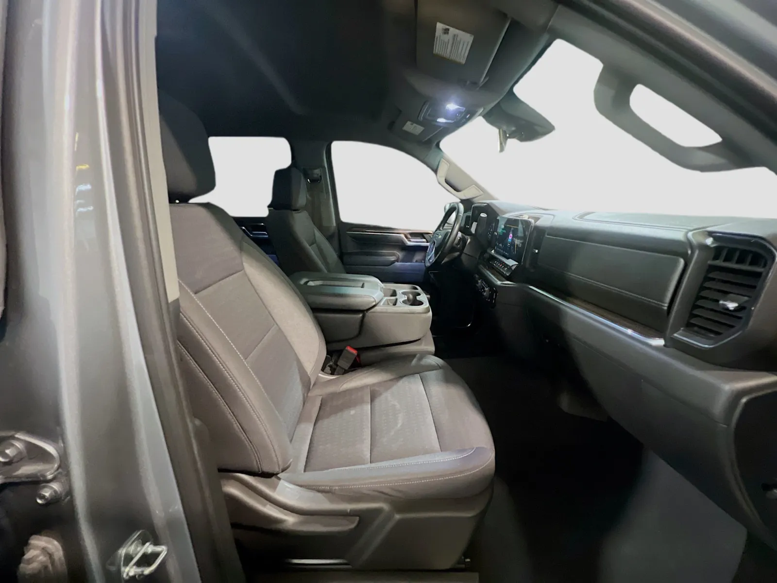 2023 Chevrolet Silverado 1500 LT - Photo 19