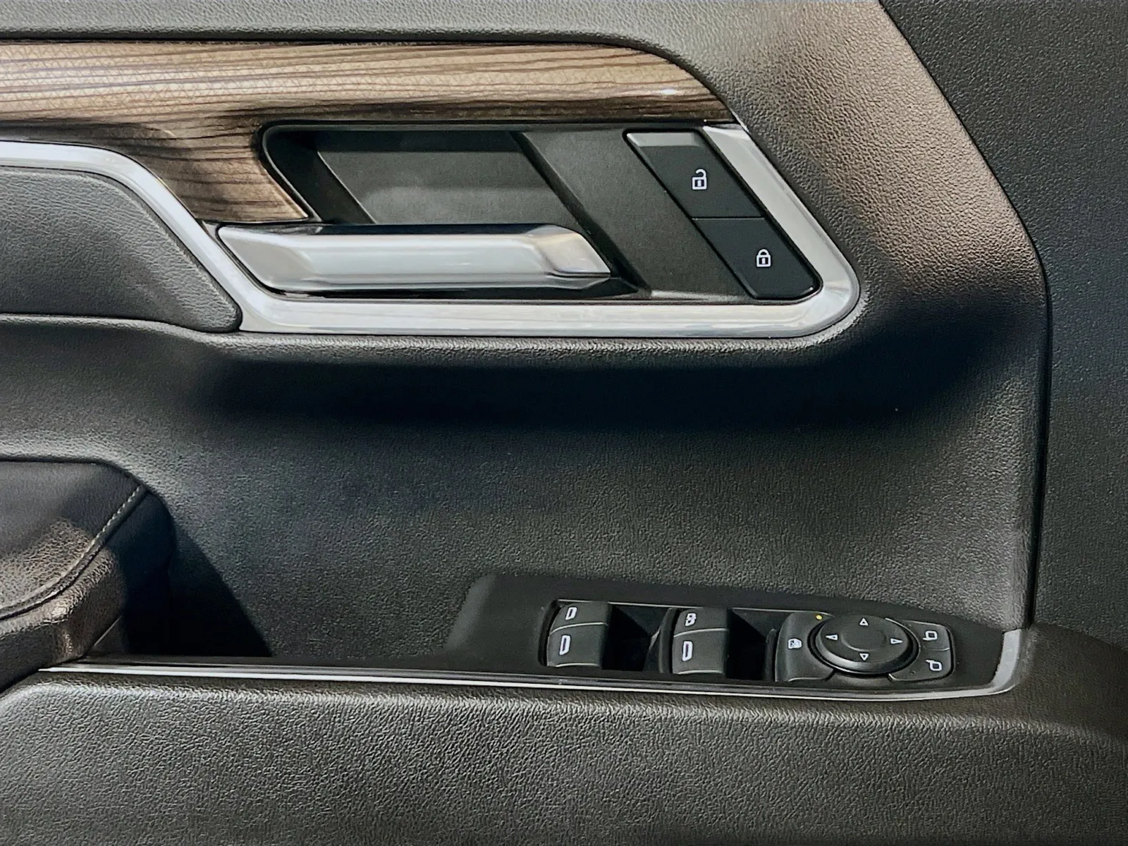 2023 Chevrolet Silverado 1500 LT - Photo 13