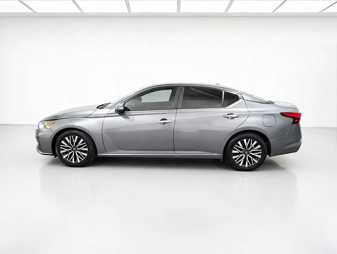 2023 Nissan Altima SV - Photo 21