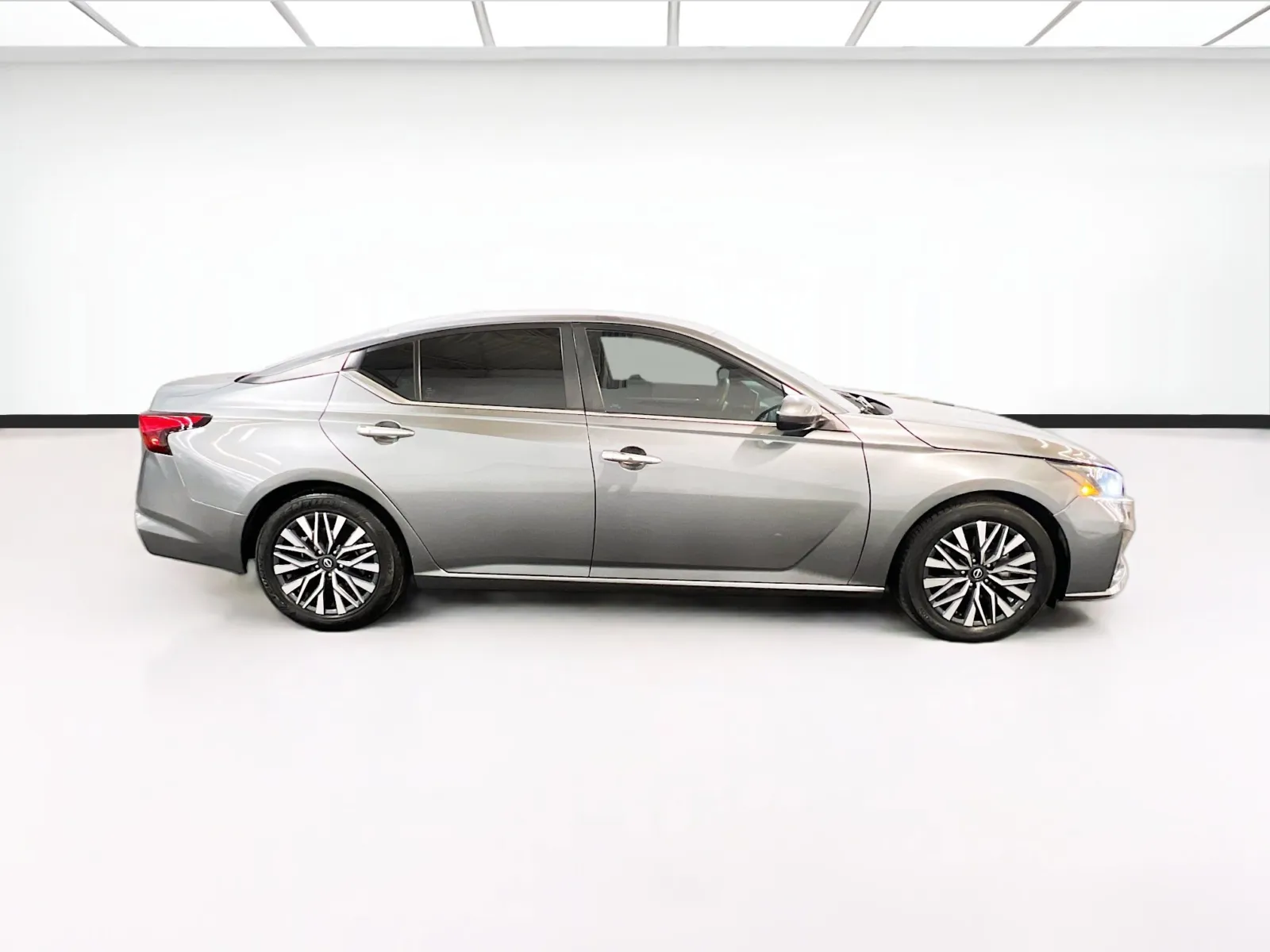 2023 Nissan Altima SV - Photo 22