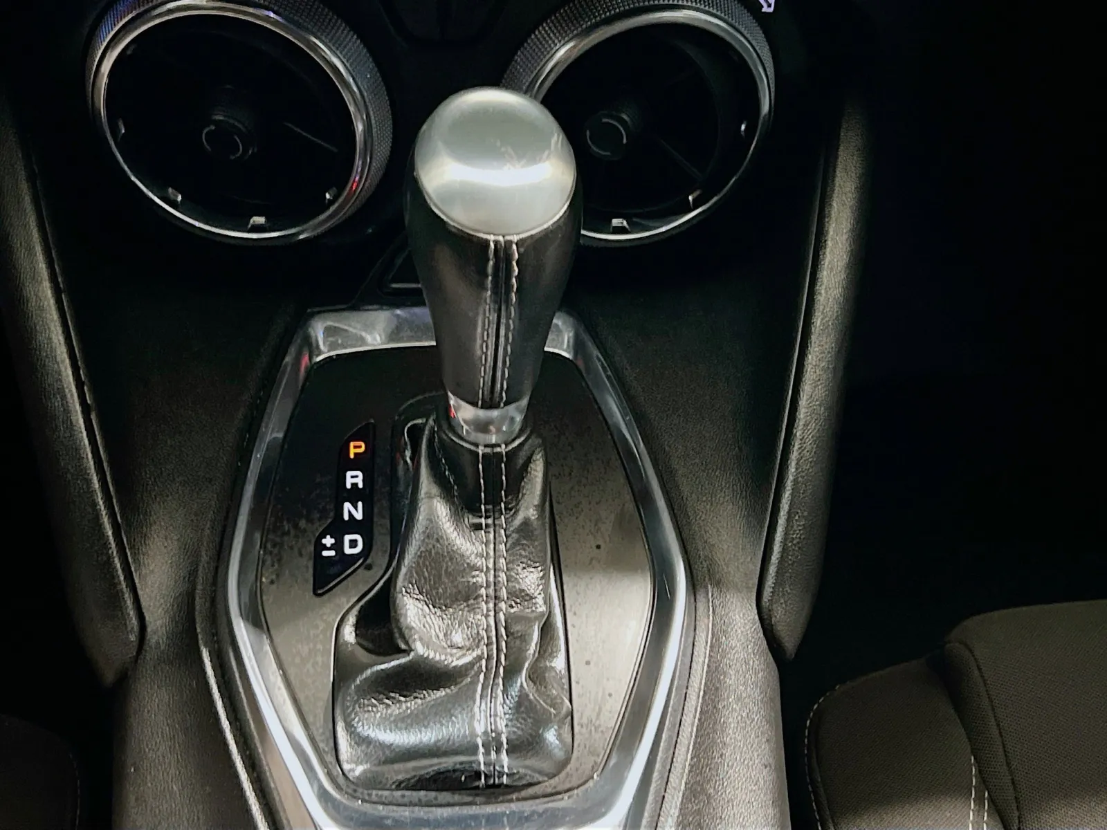 2020 Chevrolet Camaro 1LT - Photo 11