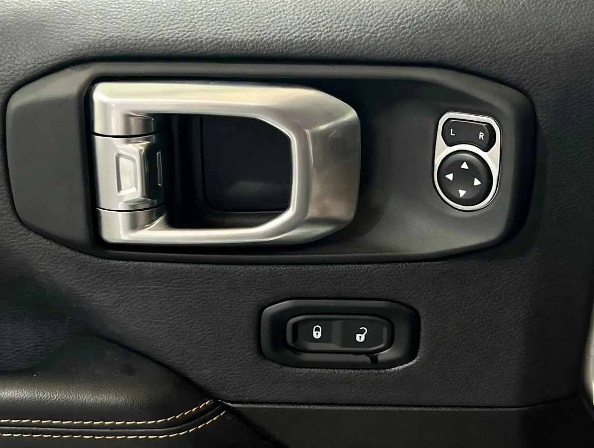 2024 Jeep Wrangler 4xe Sahara 4XE - Photo 12