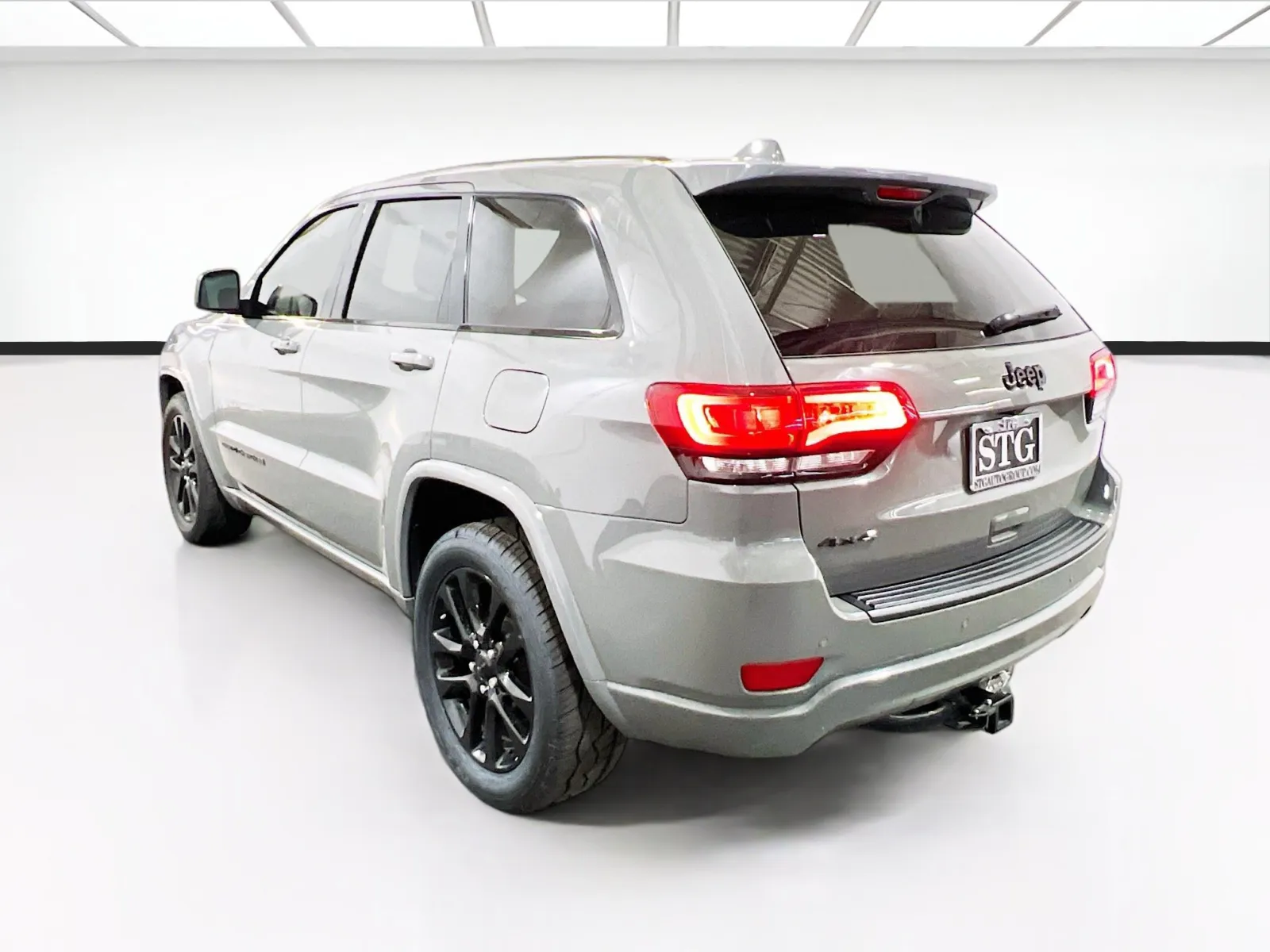 2020 Jeep Grand Cherokee Altitude - Photo 6