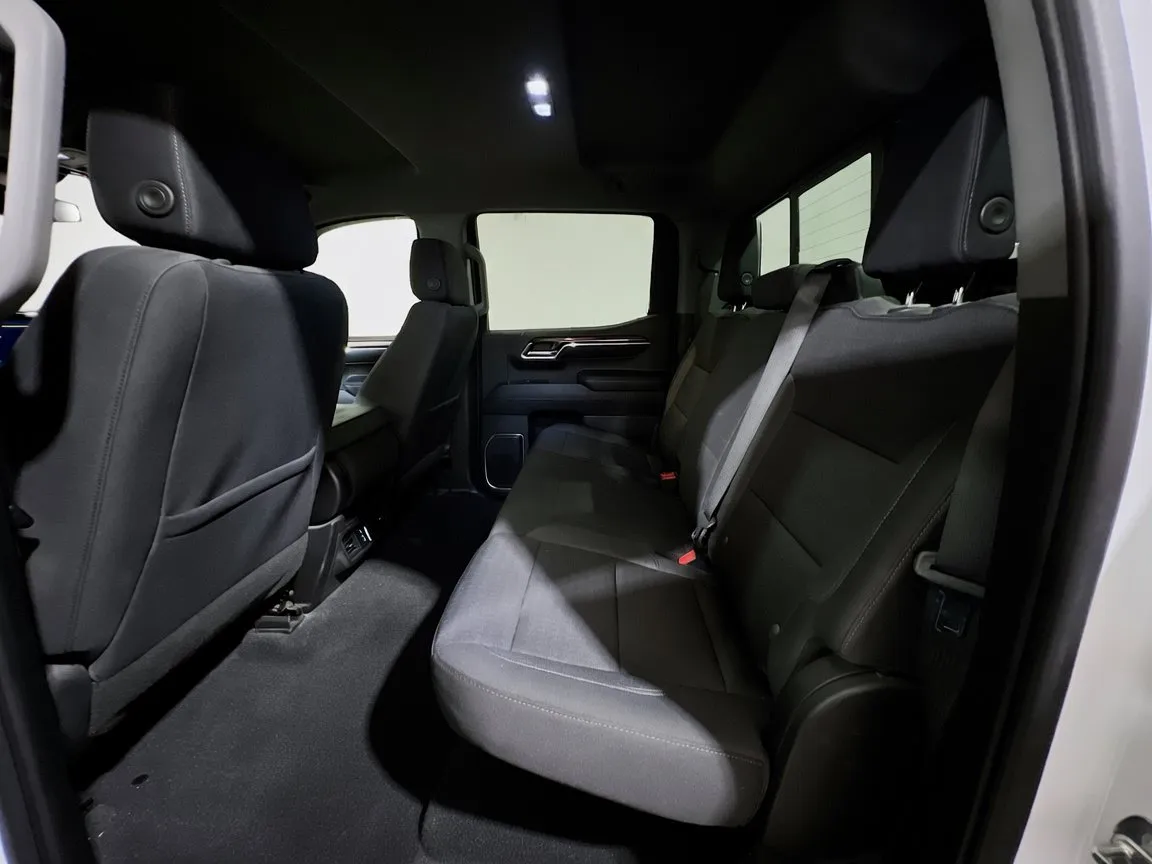 2023 Chevrolet Silverado 1500 LT - Photo 16