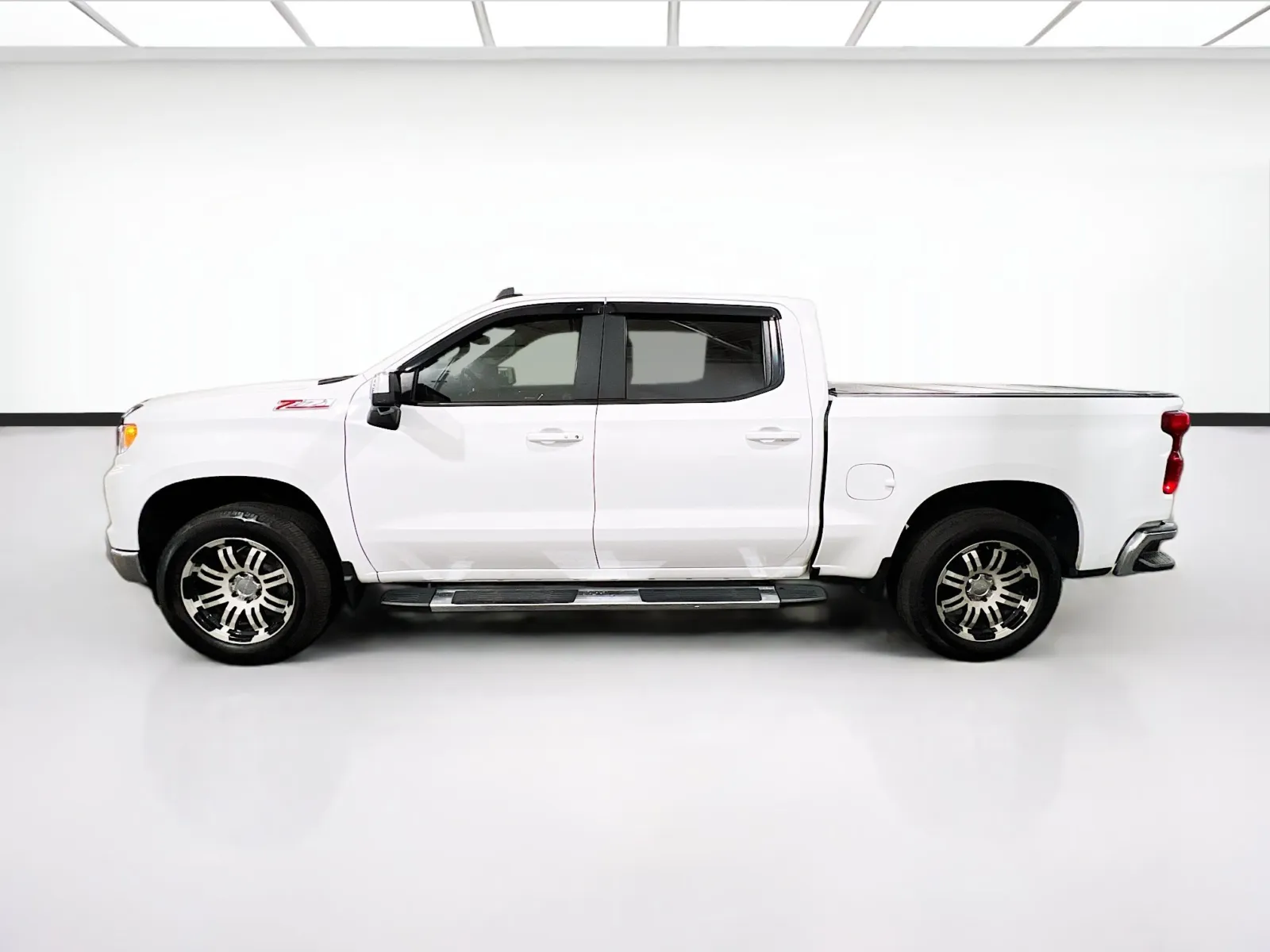 2023 Chevrolet Silverado 1500 LT - Photo 21