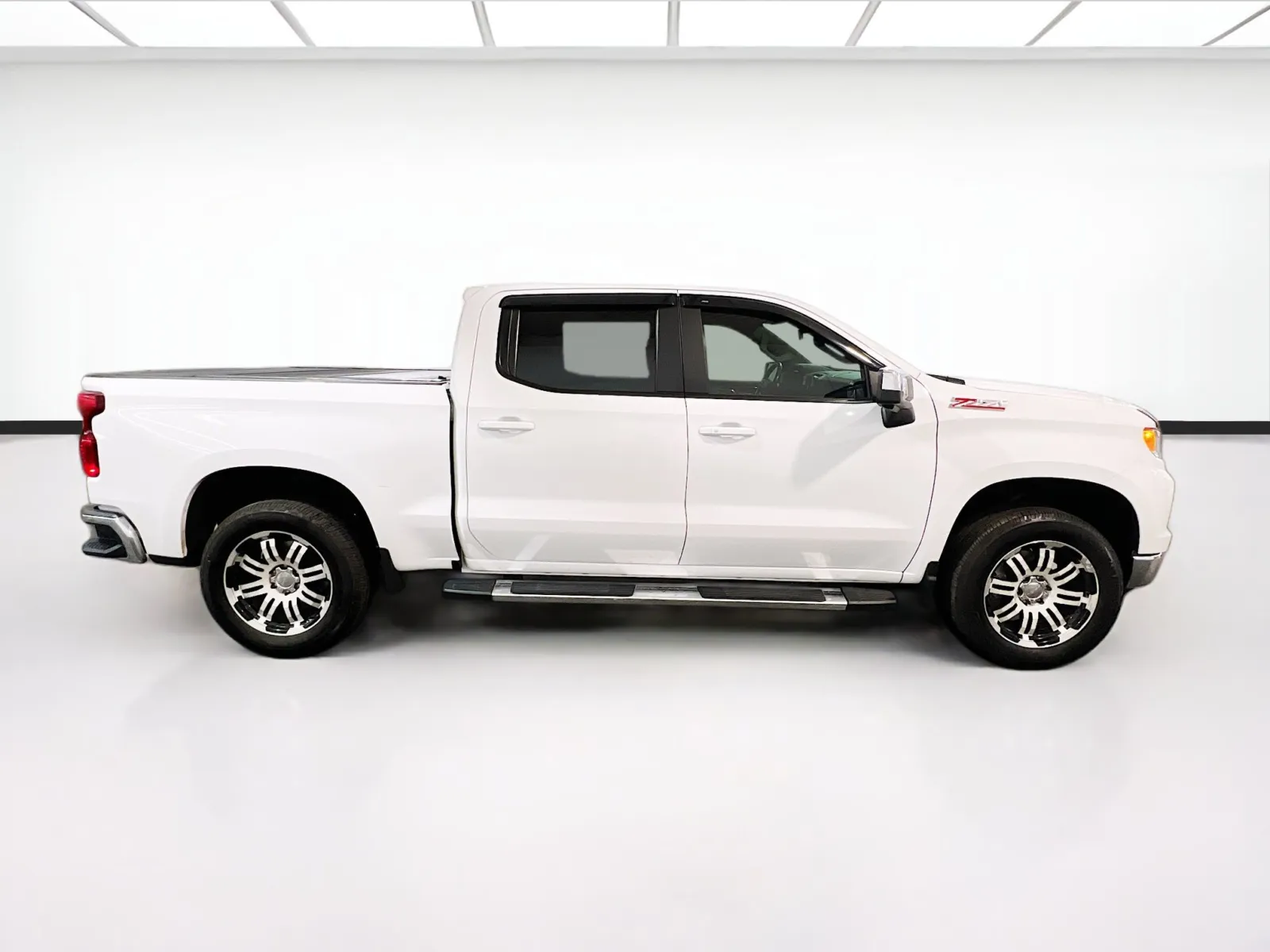 2023 Chevrolet Silverado 1500 LT - Photo 22