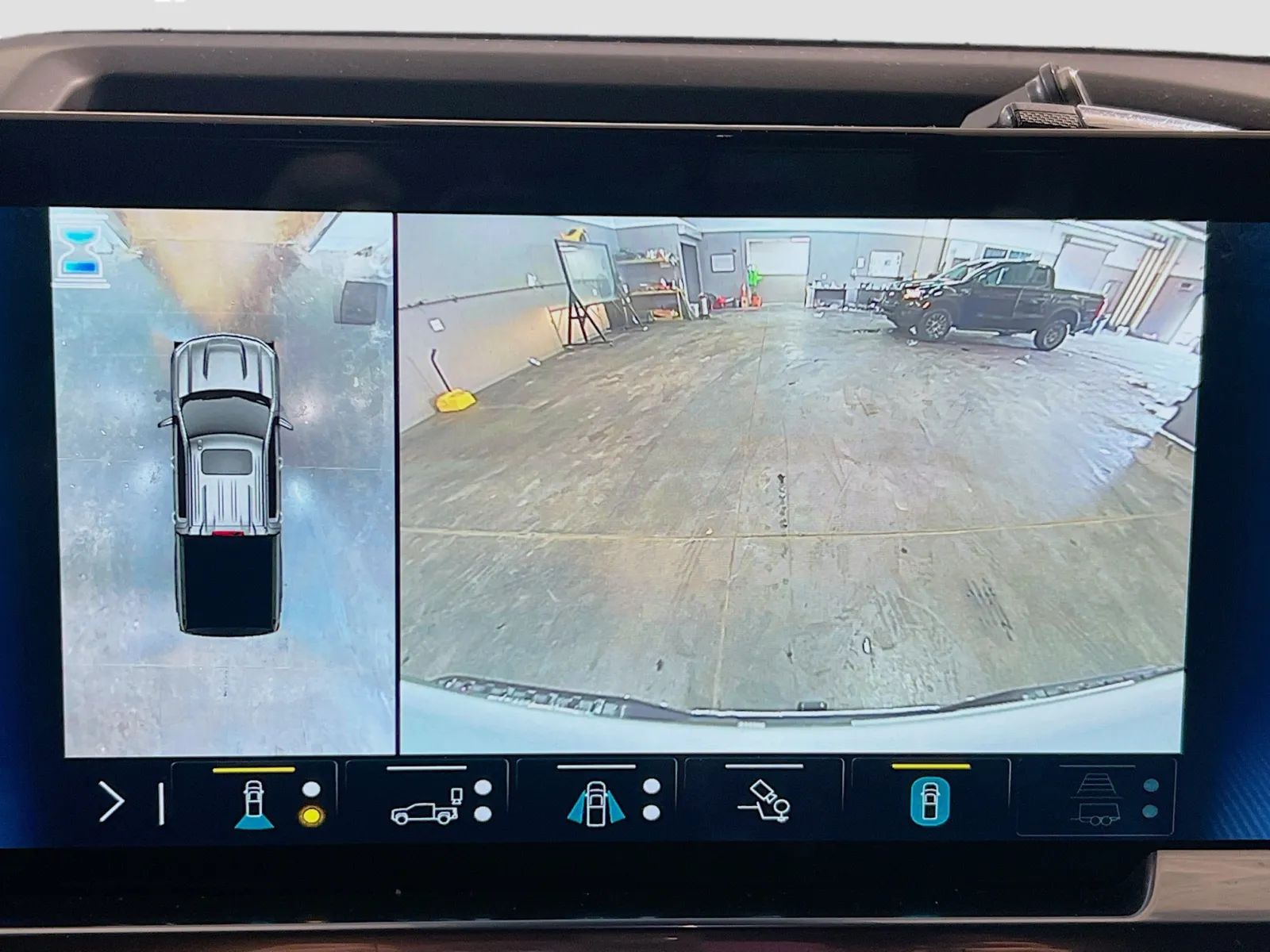2023 Chevrolet Silverado 1500 LT - Photo 9