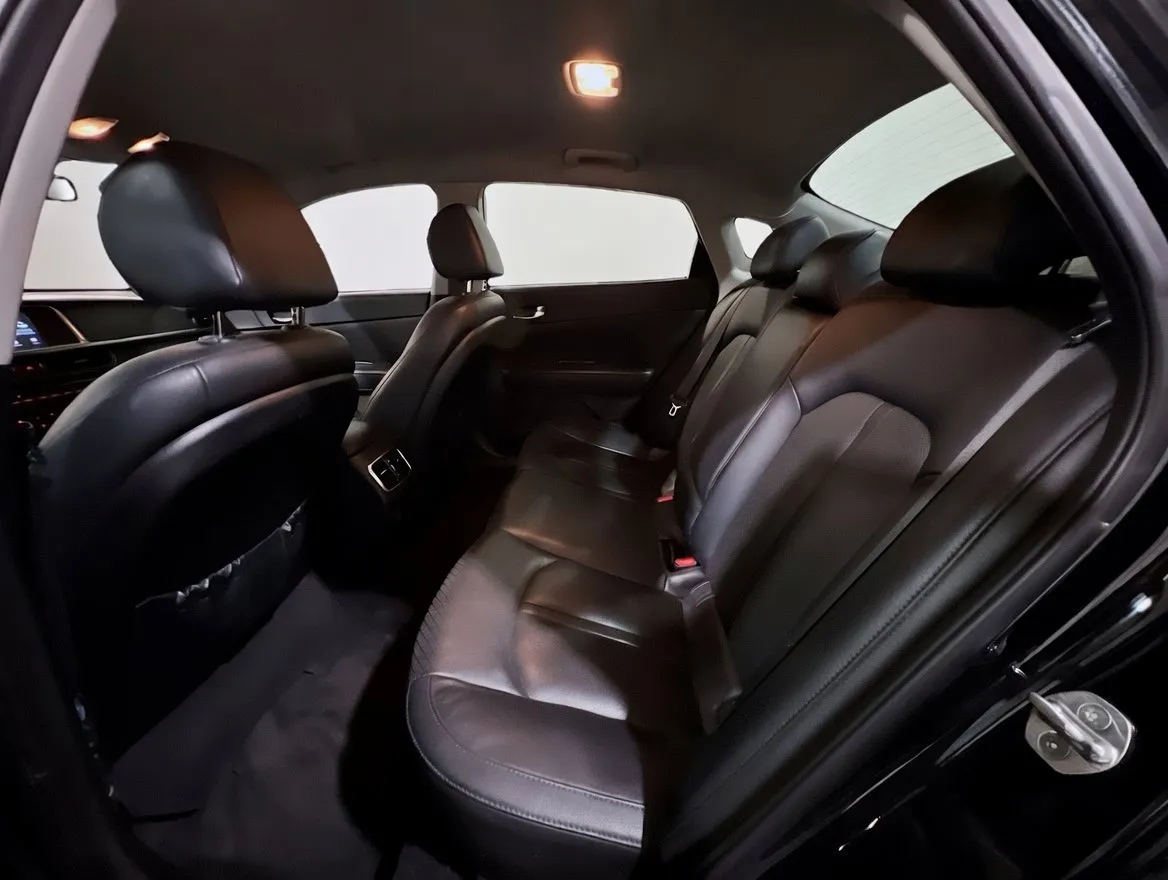 2018 Kia Optima EX - Photo 16