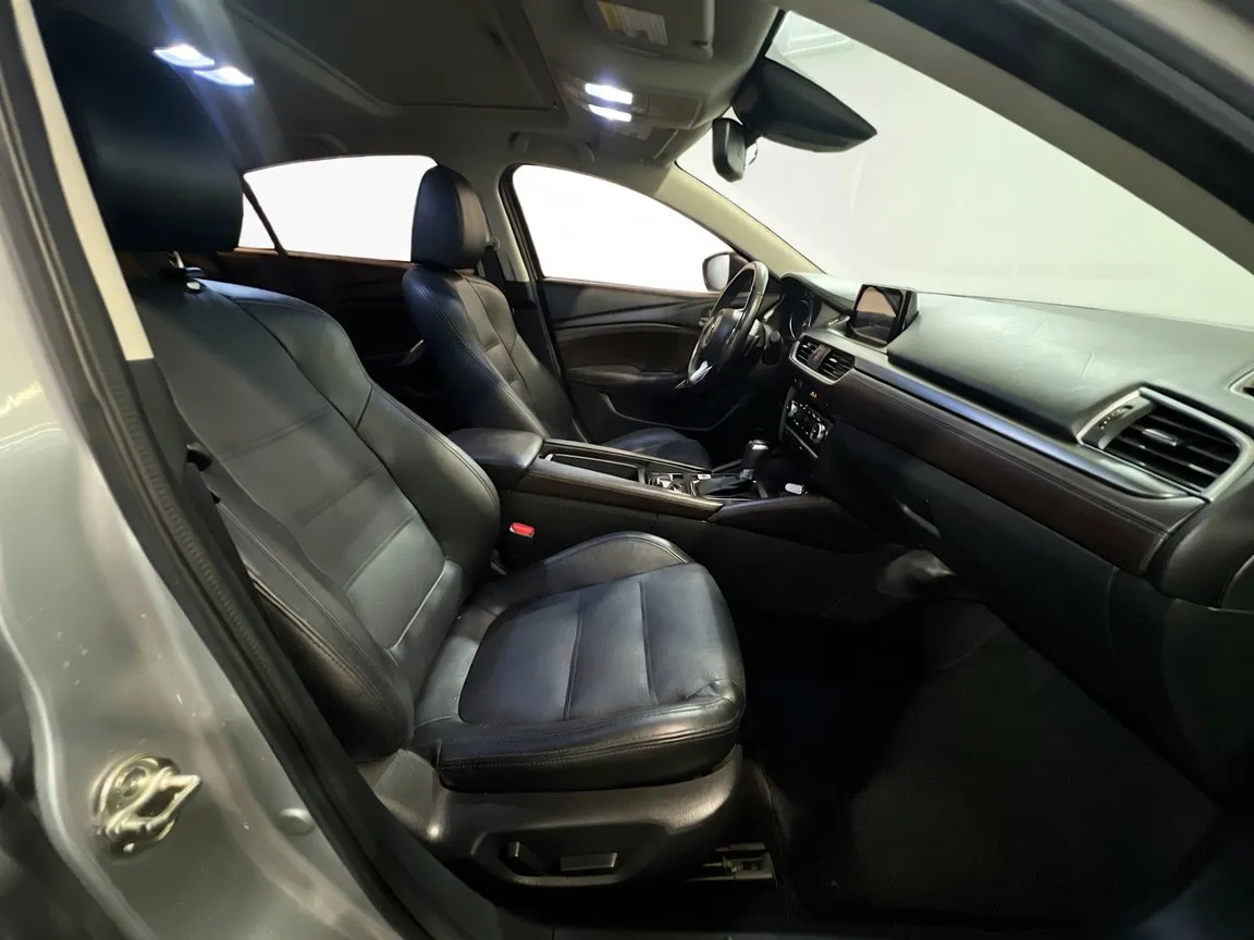 2017 Mazda Mazda6 i Grand Touring - Photo 23