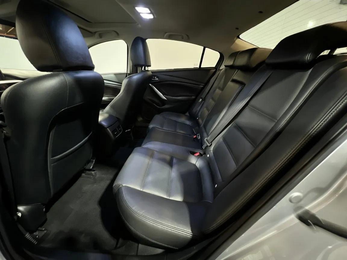 2017 Mazda Mazda6 i Grand Touring - Photo 19
