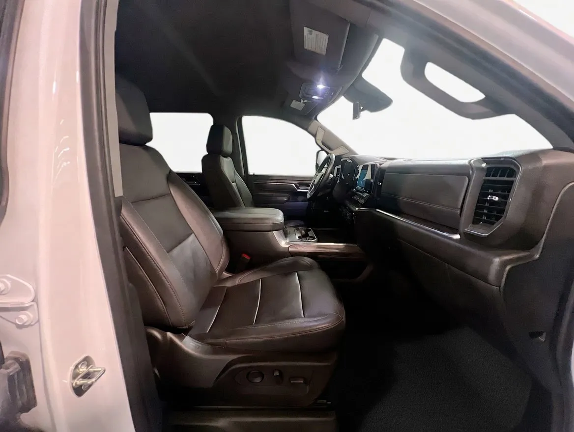 2024 Chevrolet Silverado 3500HD LTZ - Photo 21