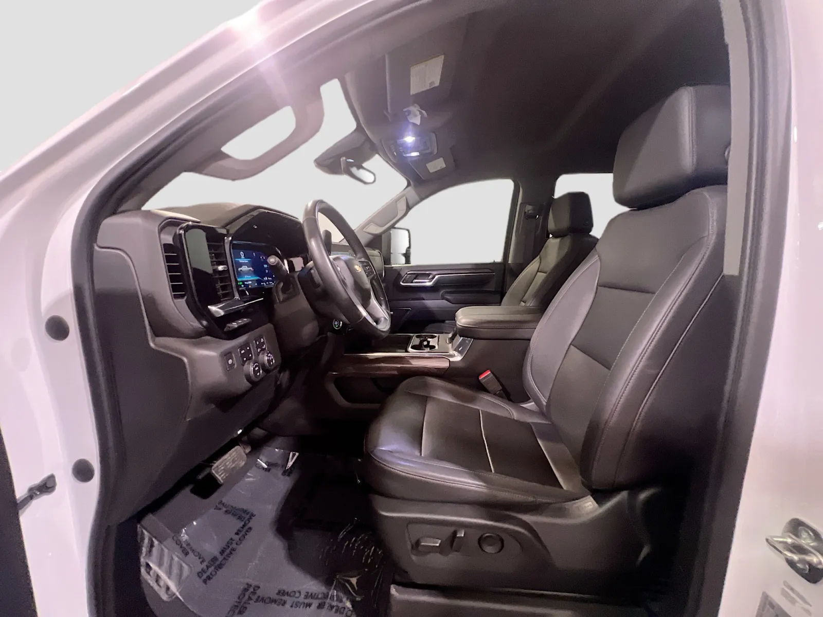 2024 Chevrolet Silverado 3500HD LTZ - Photo 15