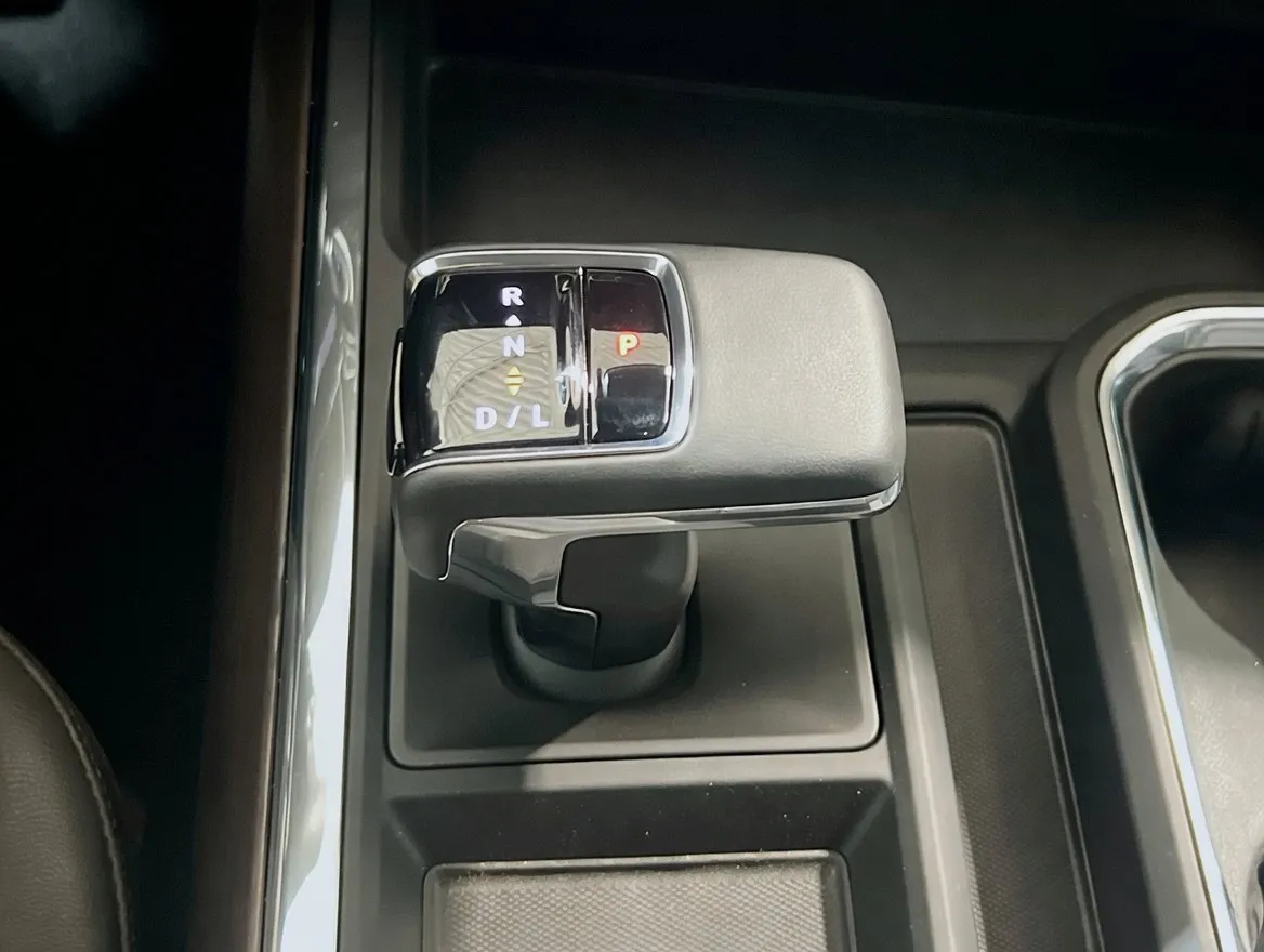 2024 GMC Sierra 1500 SLT - Photo 12