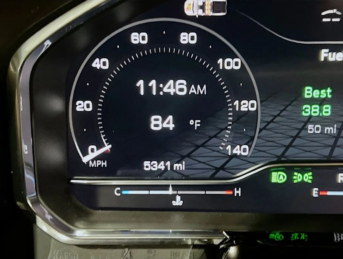 2024 GMC Sierra 1500 SLT - Photo 8