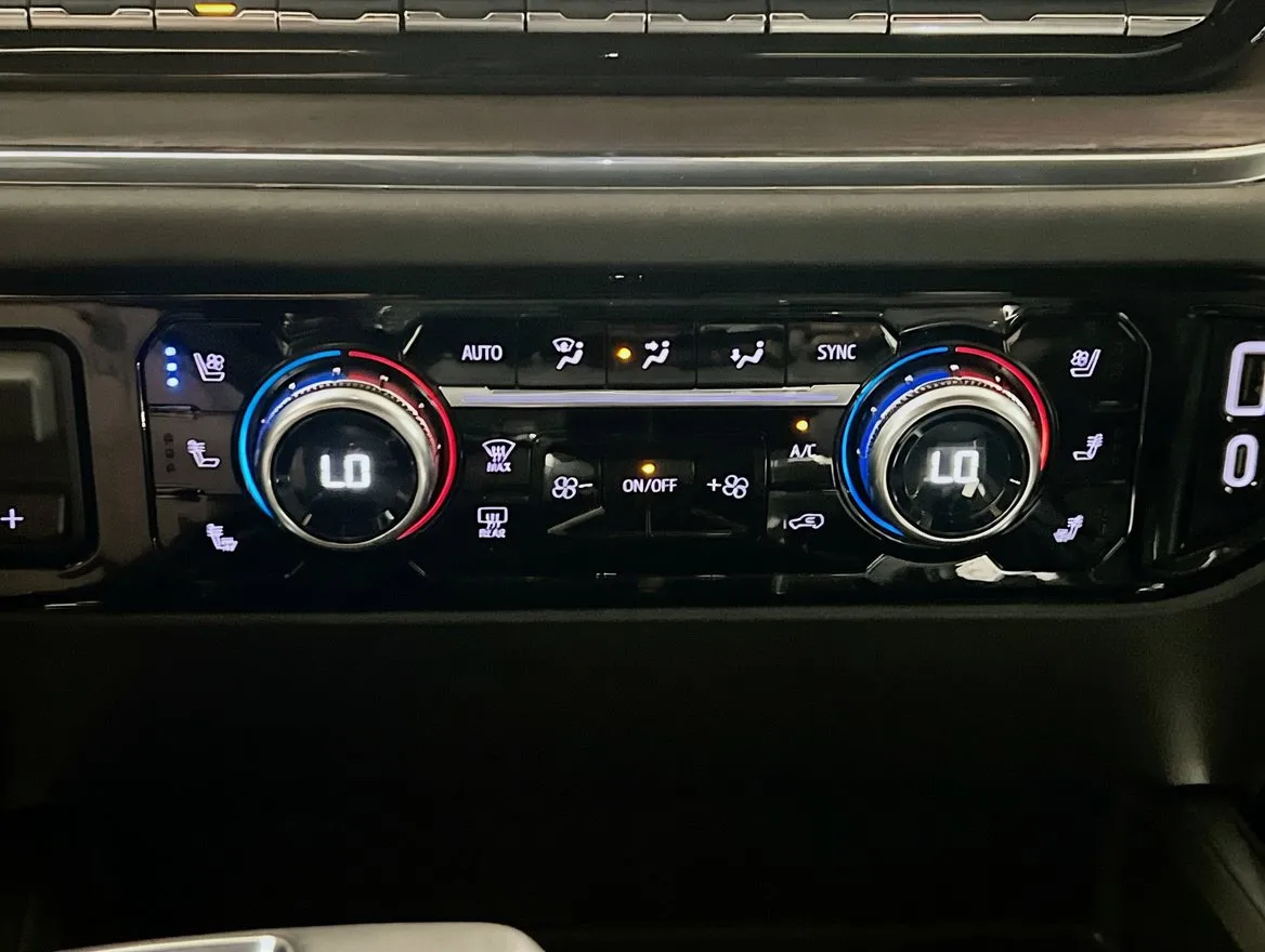 2024 GMC Sierra 1500 SLT - Photo 11