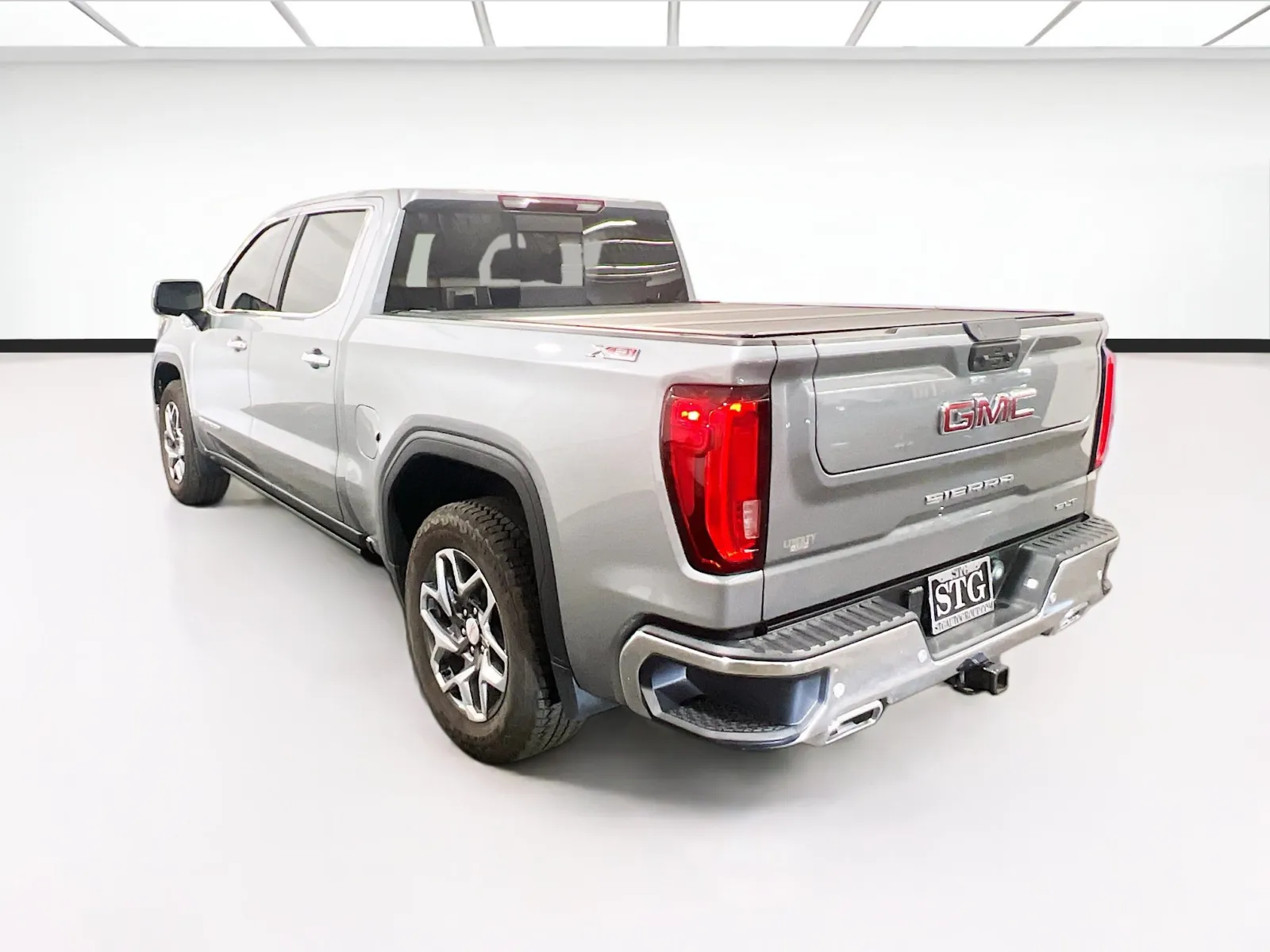 2024 GMC Sierra 1500 SLT - Photo 6