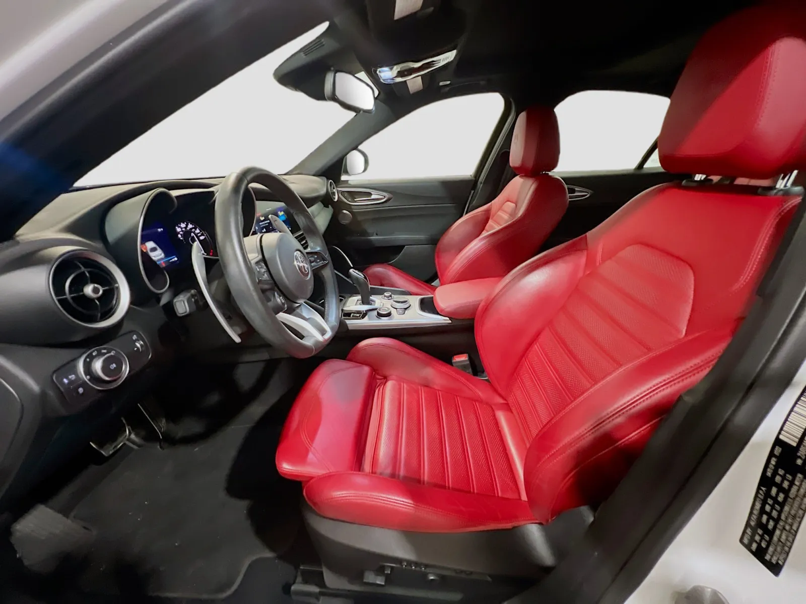 2023 Alfa Romeo Giulia Veloce - Photo 15