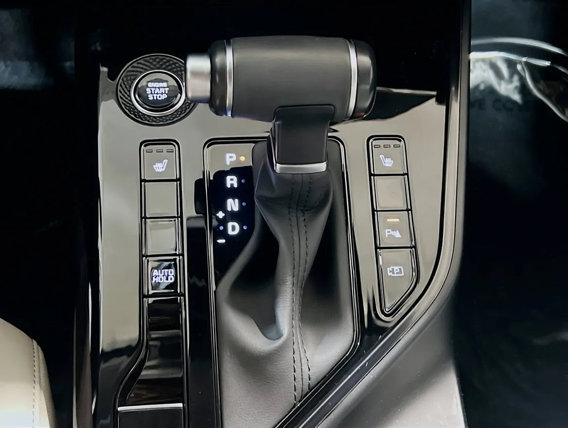 2025 Kia Niro EX - Photo 13