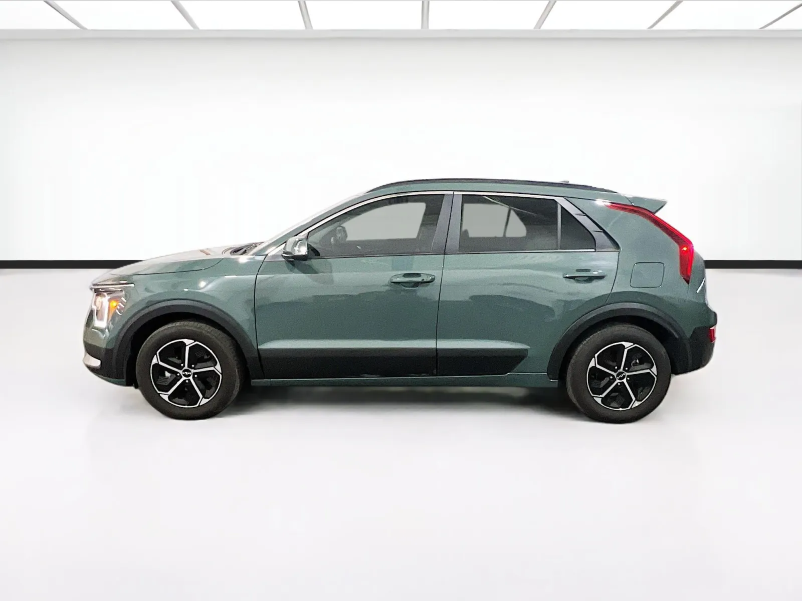 2025 Kia Niro EX - Photo 23