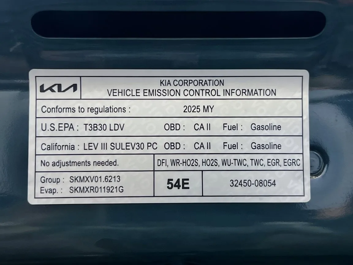 2025 Kia Niro EX - Photo 22