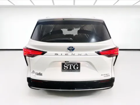 More photos of 2021 Toyota Sienna Platinum at STG Auto Group of Chandler, AZ