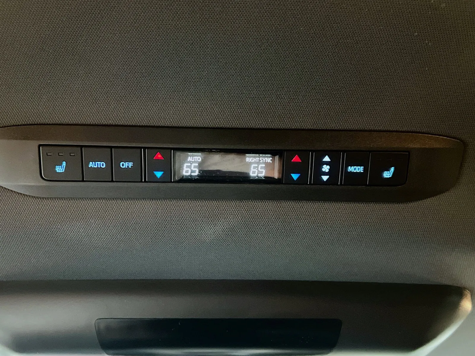 2021 Toyota Sienna Platinum - Photo 21