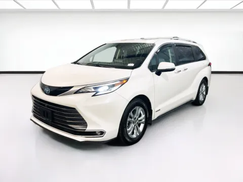 White 2021 Toyota Sienna Platinum for sale in Chandler, AZ