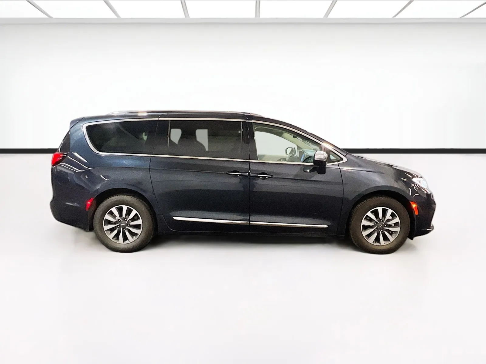 2021 Chrysler Pacifica Hybrid Limited - Photo 25