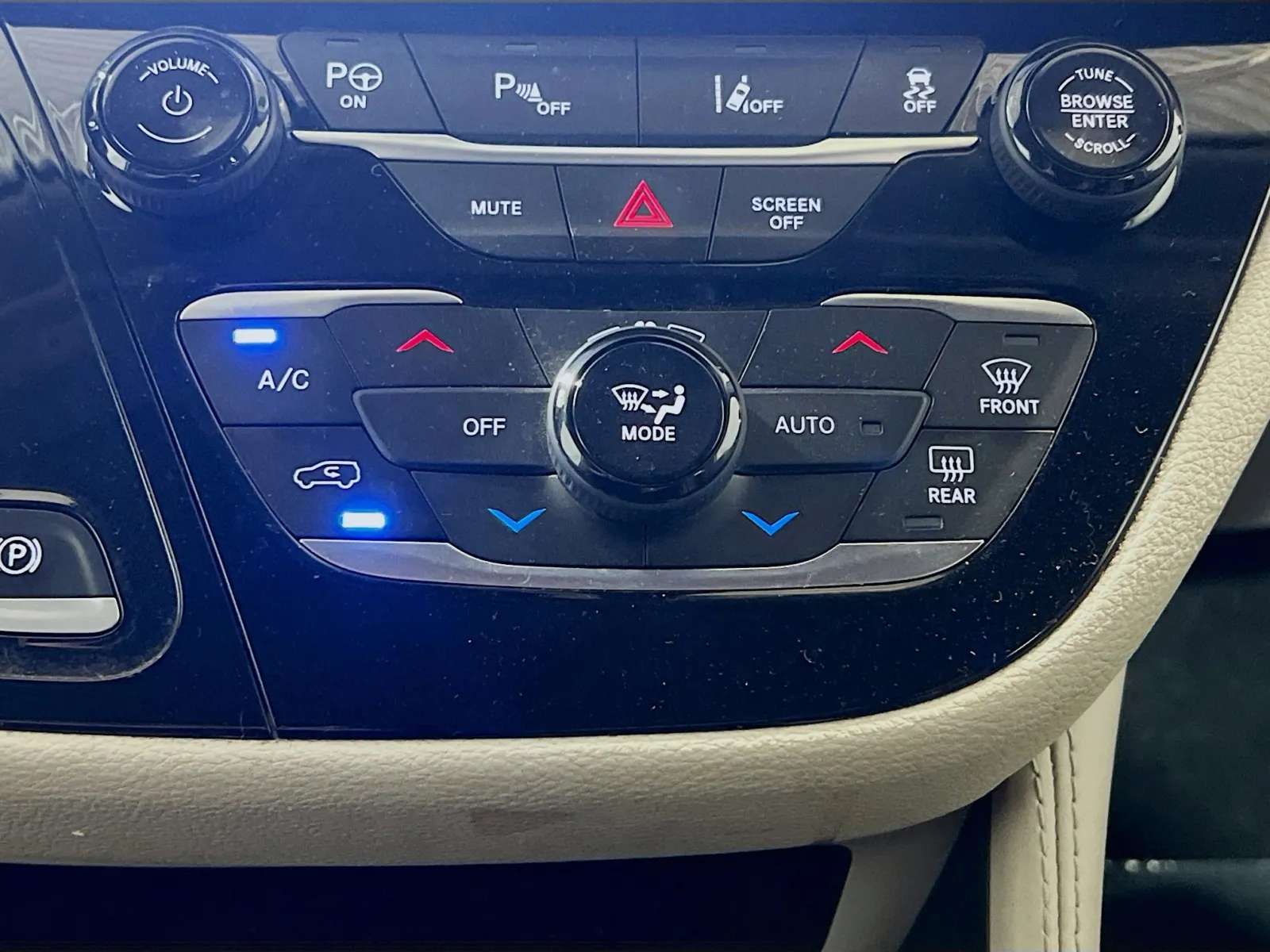 2021 Chrysler Pacifica Hybrid Limited - Photo 12