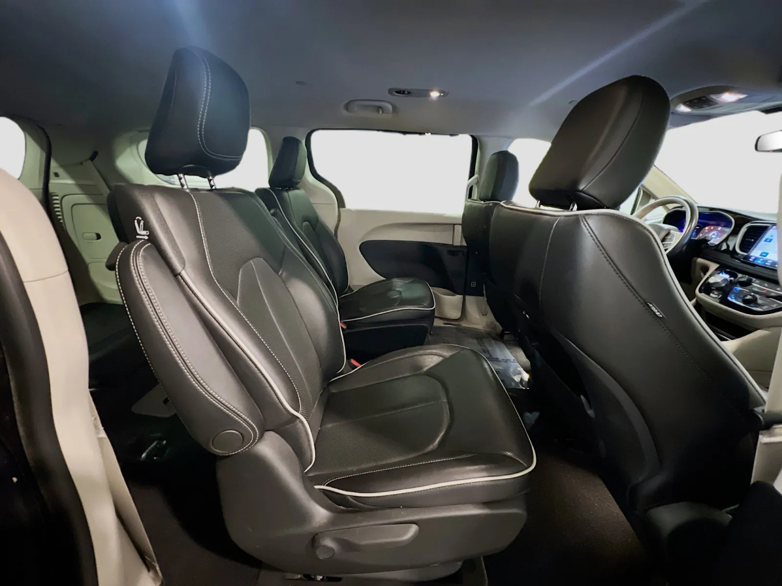 2021 Chrysler Pacifica Hybrid Limited - Photo 21
