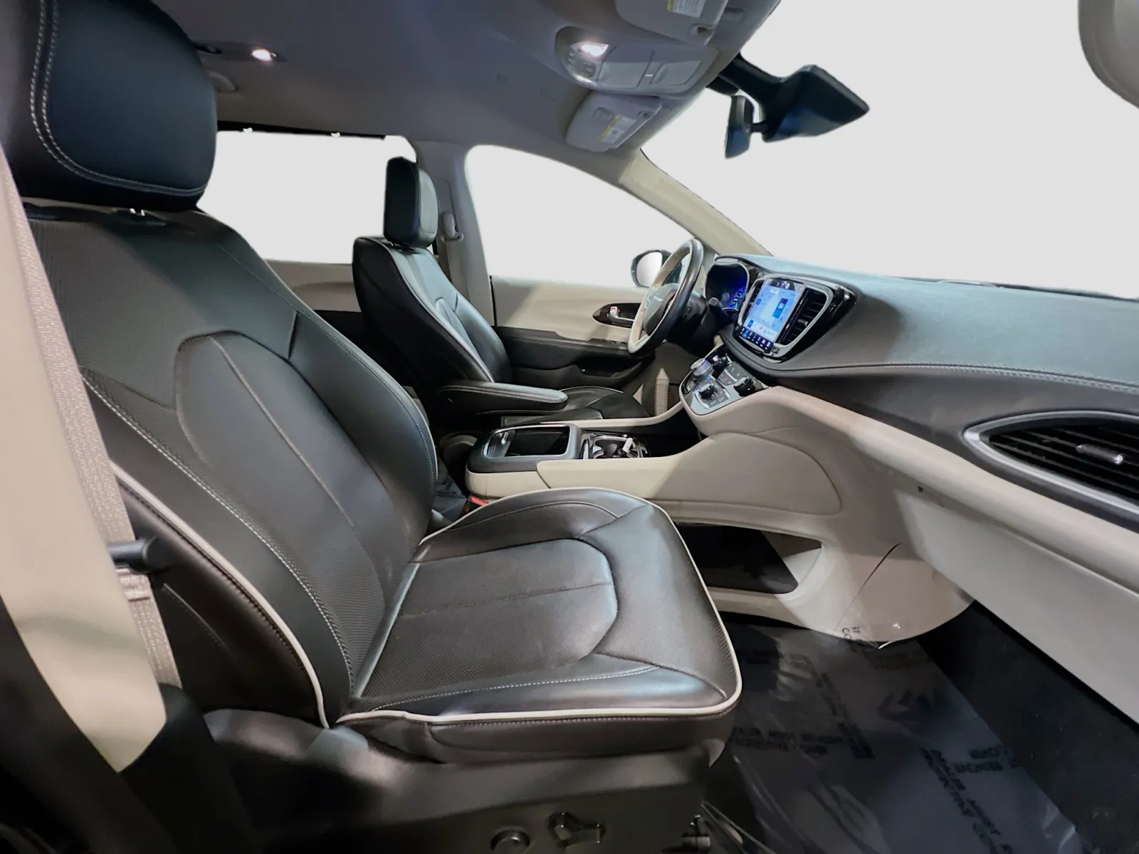2021 Chrysler Pacifica Hybrid Limited - Photo 22