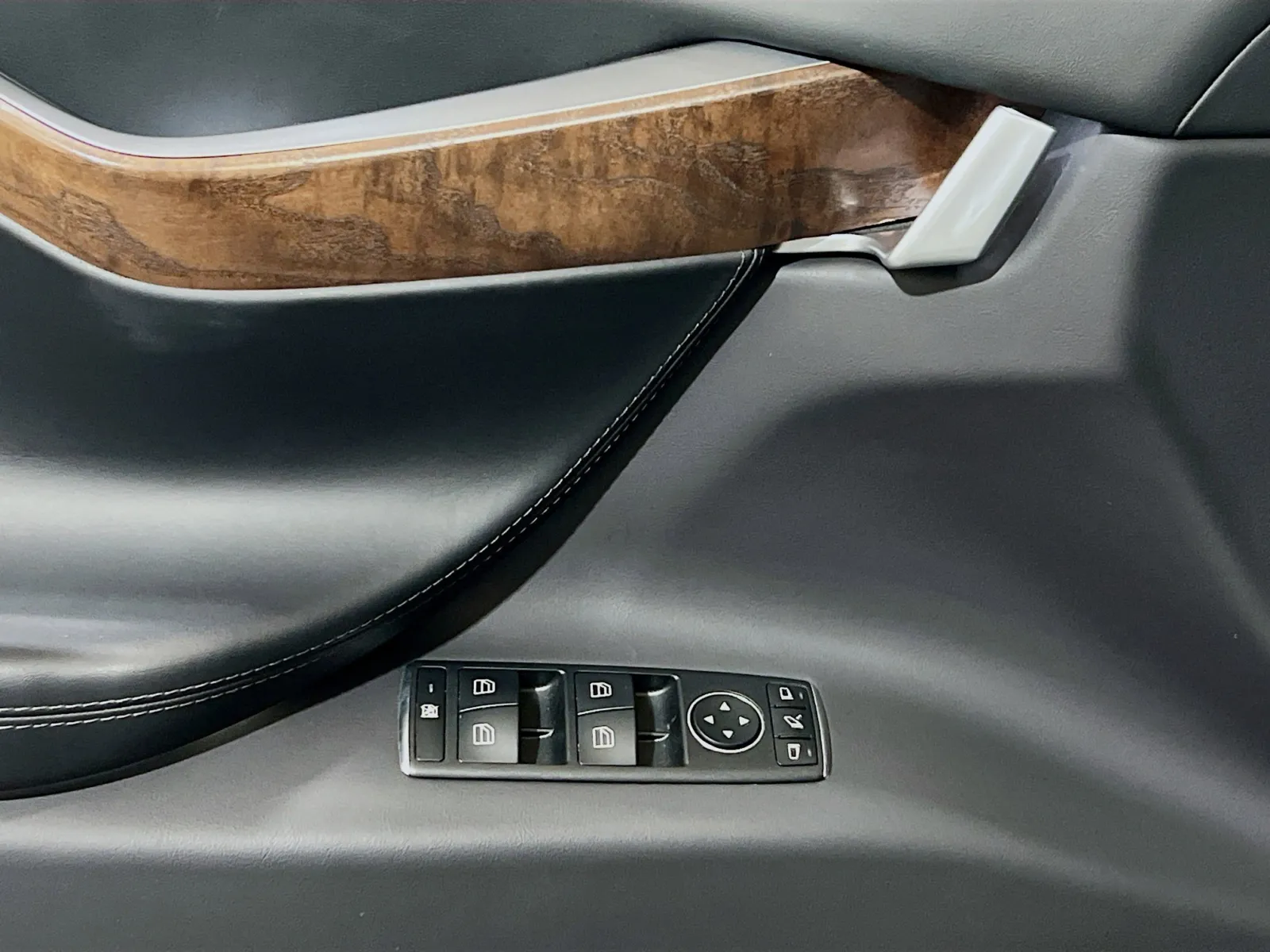 2019 Tesla Model X Long Range - Photo 14