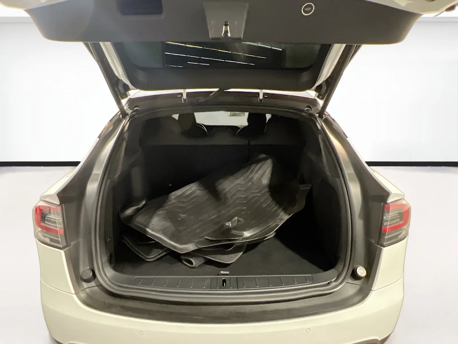2019 Tesla Model X Long Range - Photo 20