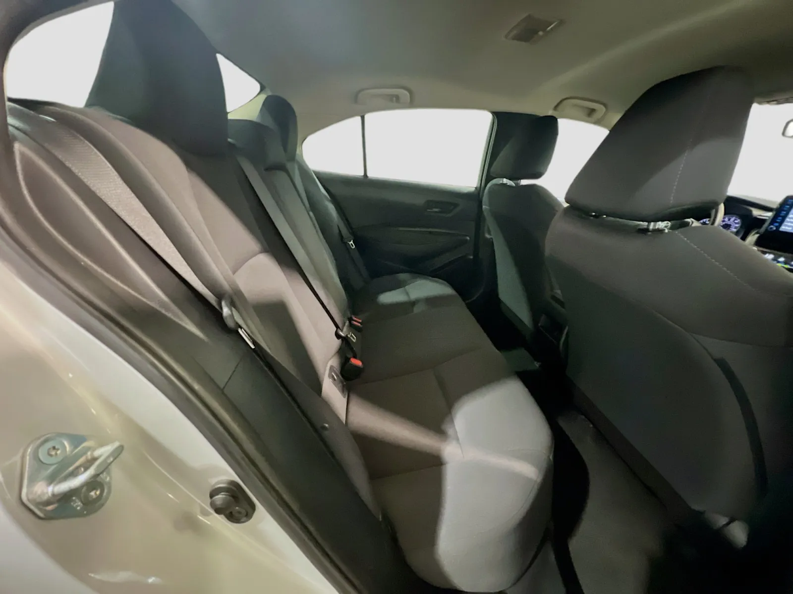 2022 Toyota Corolla LE - Photo 18