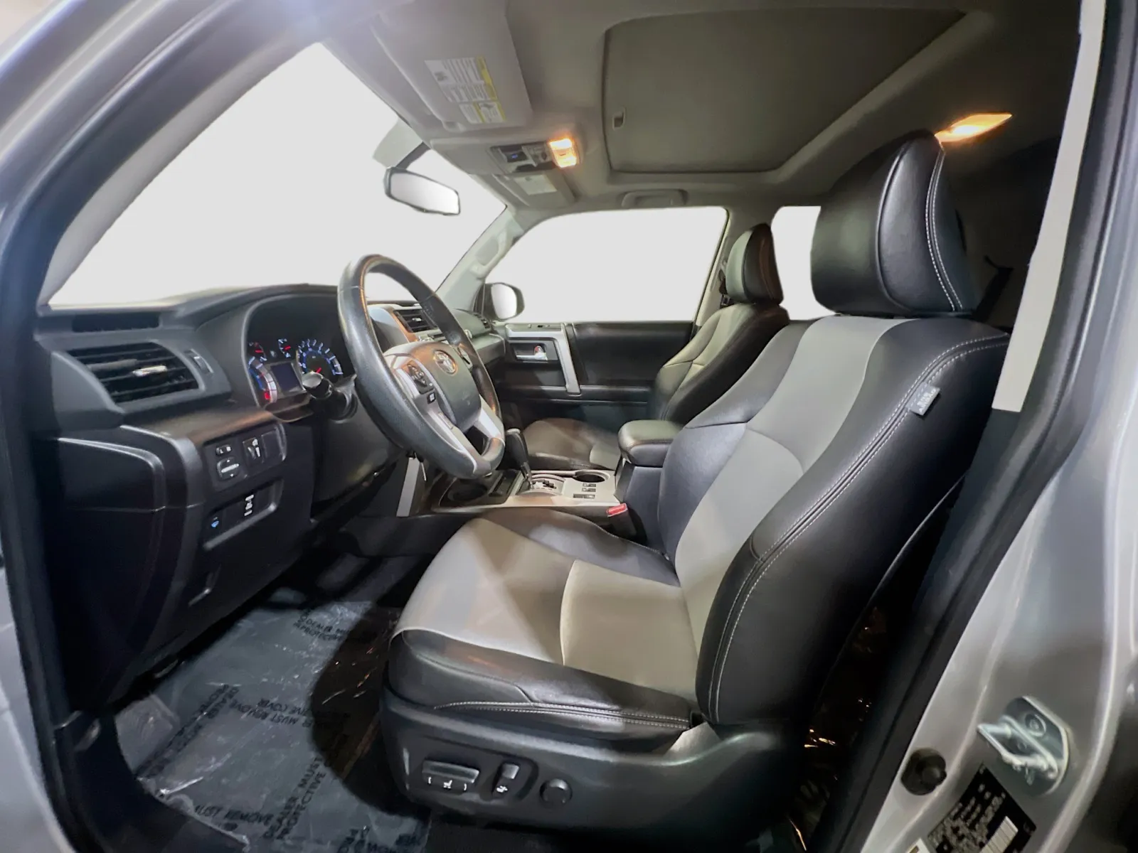 2016 Toyota 4Runner SR5 Premium - Photo 14