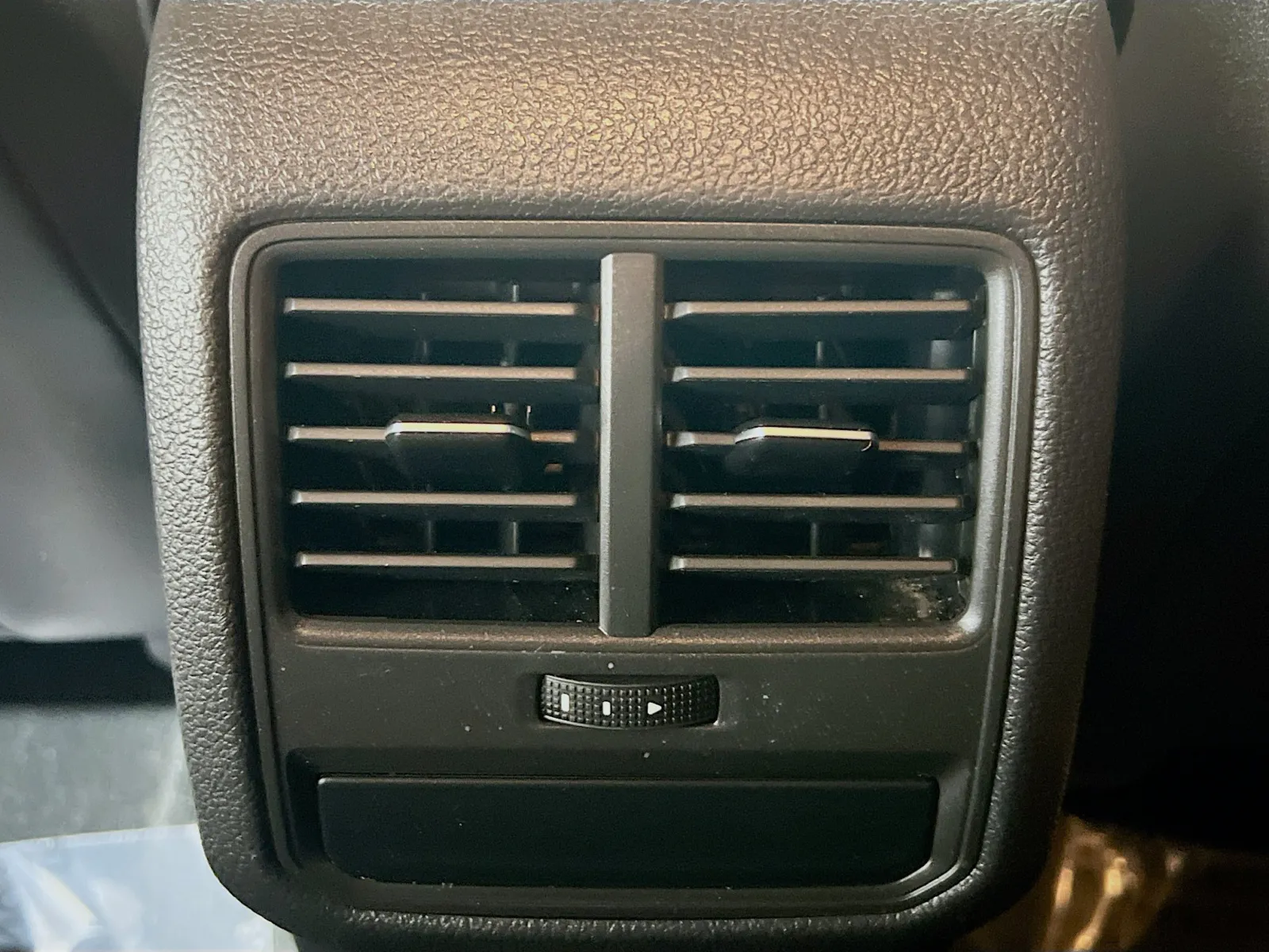 2020 Volkswagen Passat SE - Photo 17