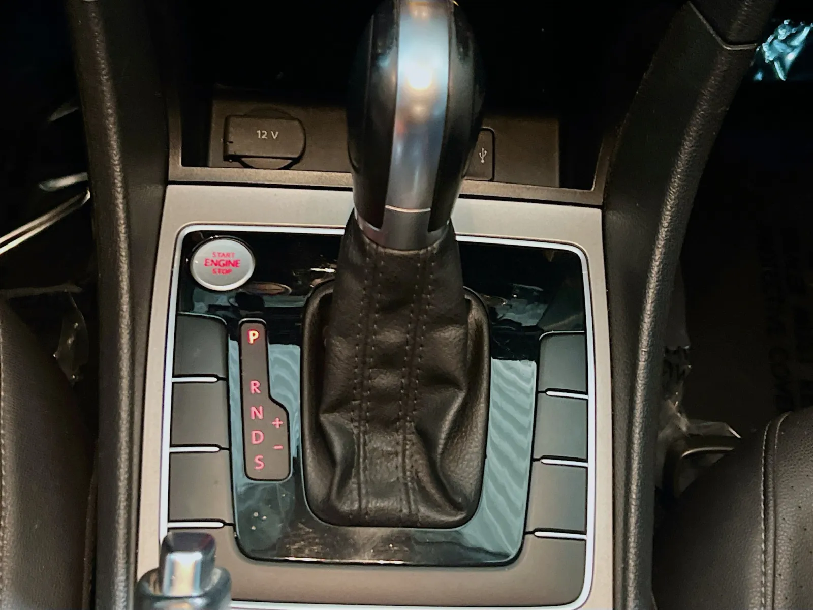 2020 Volkswagen Passat SE - Photo 12