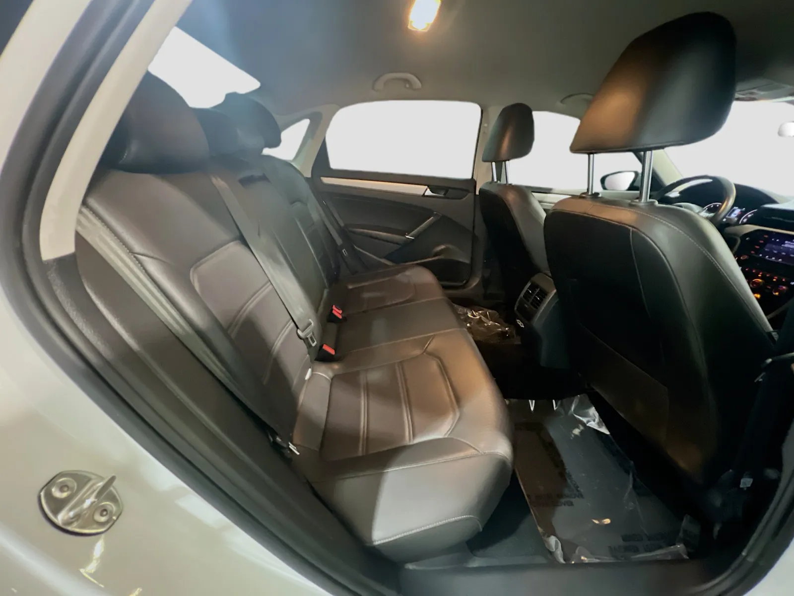 2020 Volkswagen Passat SE - Photo 19