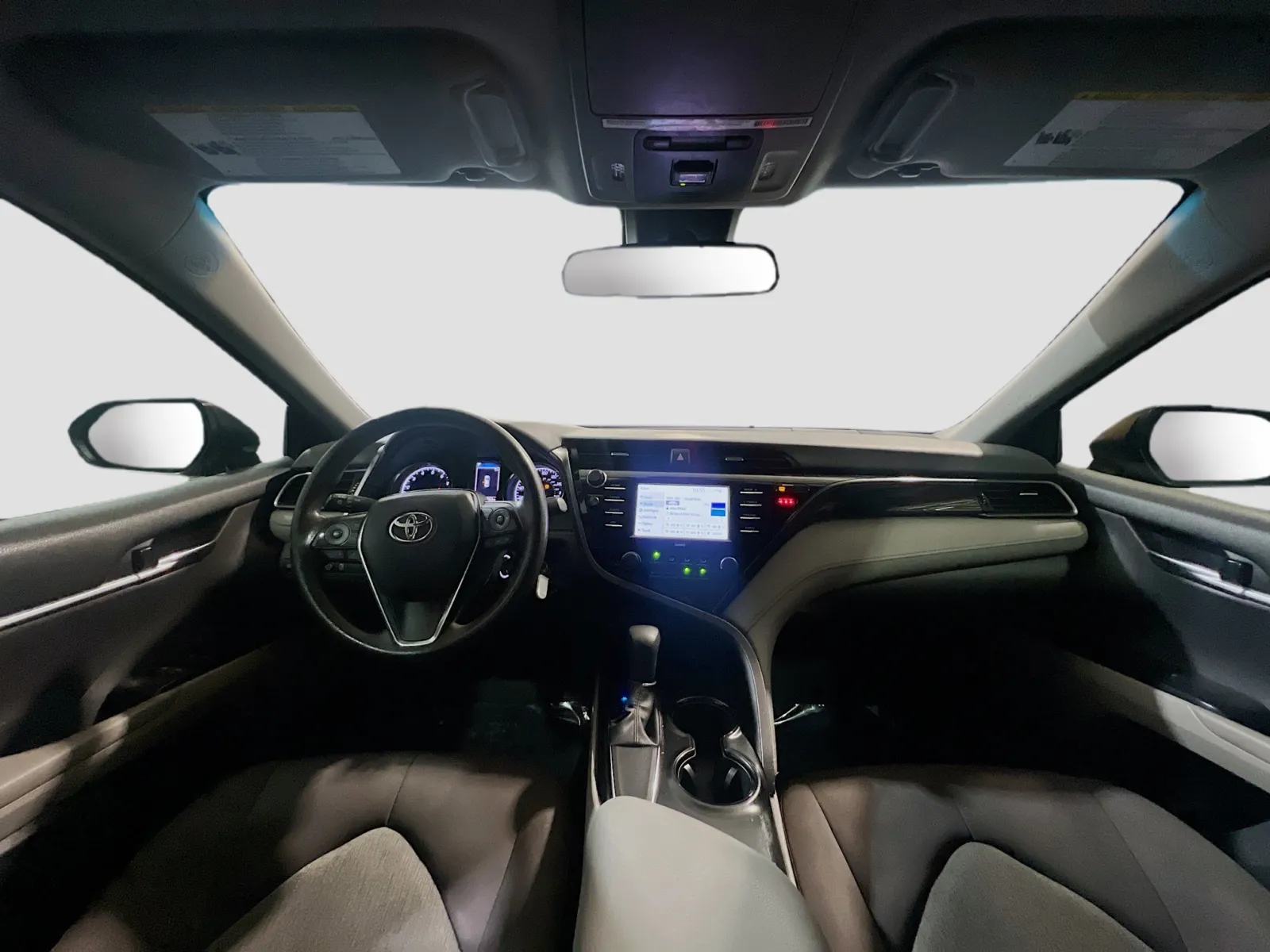 2020 Toyota Camry LE - Photo 15