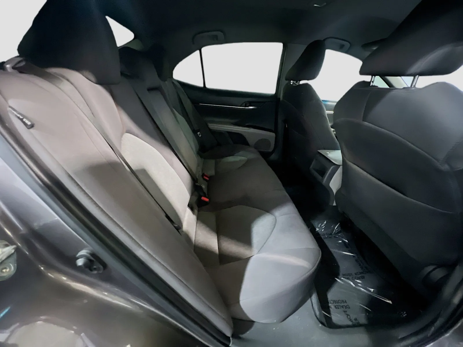 2020 Toyota Camry LE - Photo 18